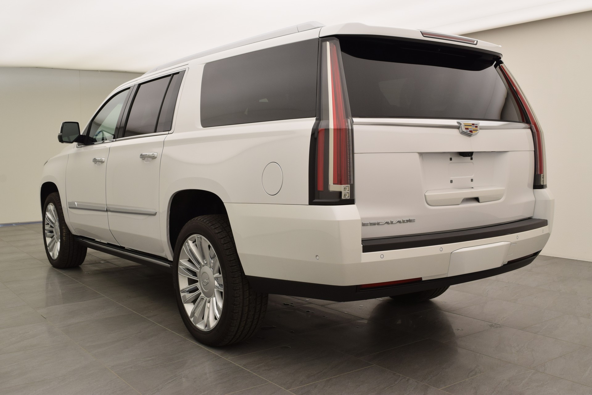 CADILLAC Escalade 6.2 ESV Platinum-image-7