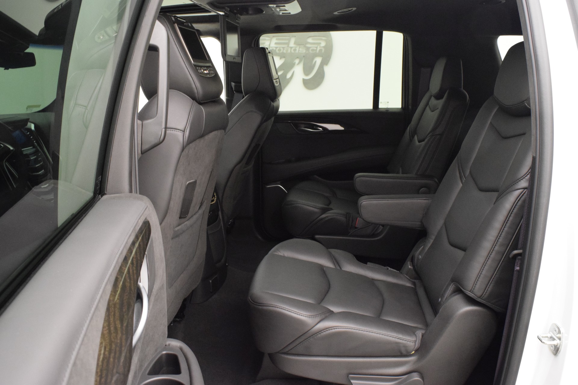 CADILLAC Escalade 6.2 ESV Platinum-image-14