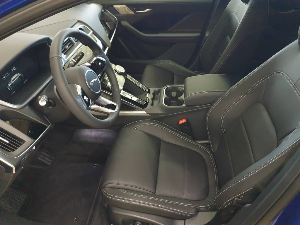 JAGUAR I-Pace EV 400cv Black Edition 4x4-image-7