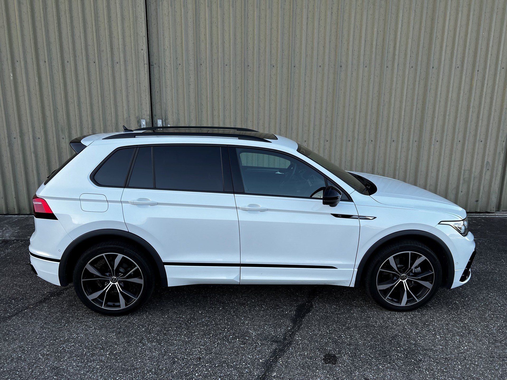 VW Tiguan 2.0TSI R-Line 4Motion DSG-image-1