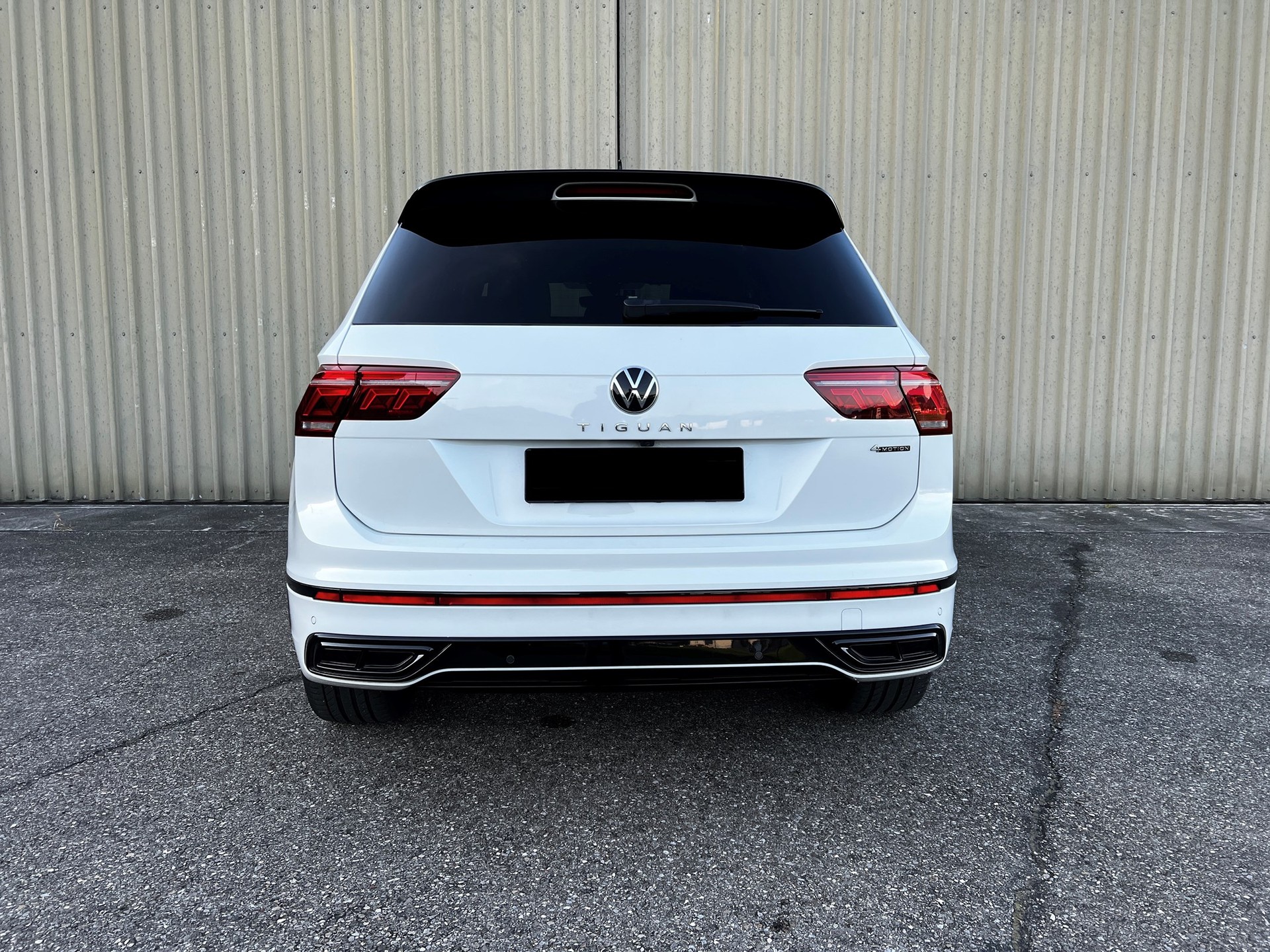 VW Tiguan 2.0TSI R-Line 4Motion DSG-image-4