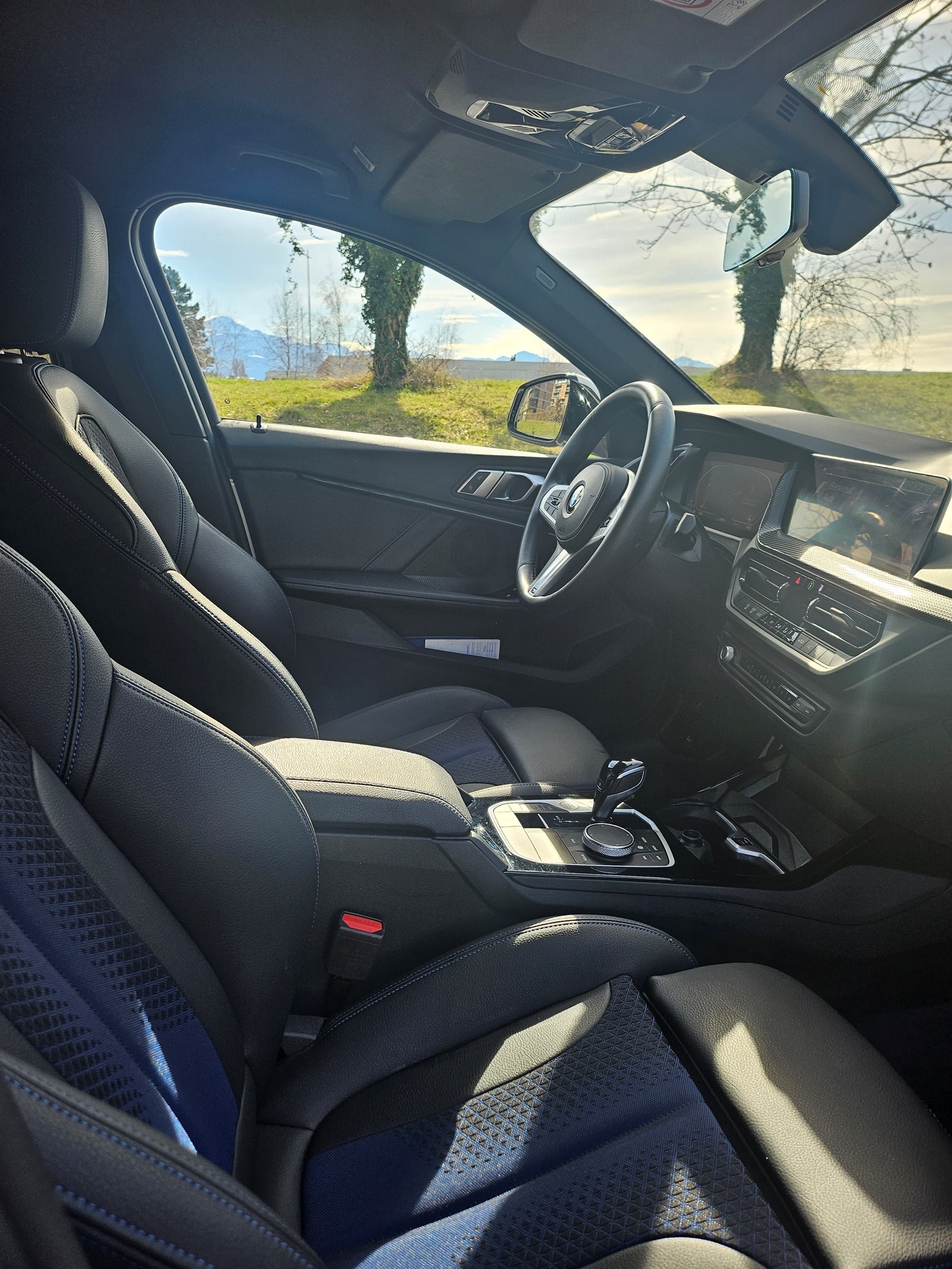 BMW 120i Pure M Sport Steptronic-image-4