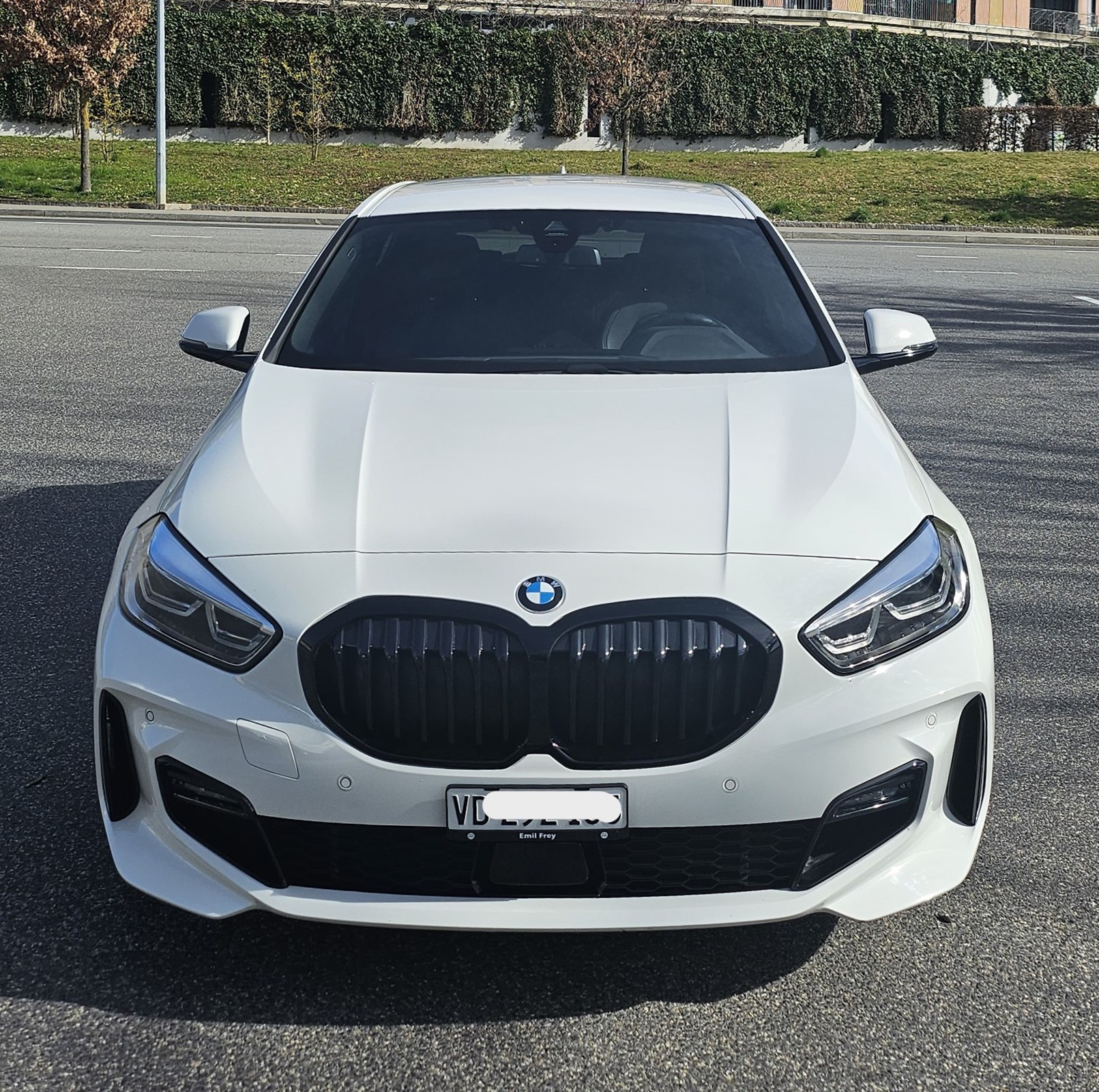 BMW 120i Pure M Sport Steptronic-image-1