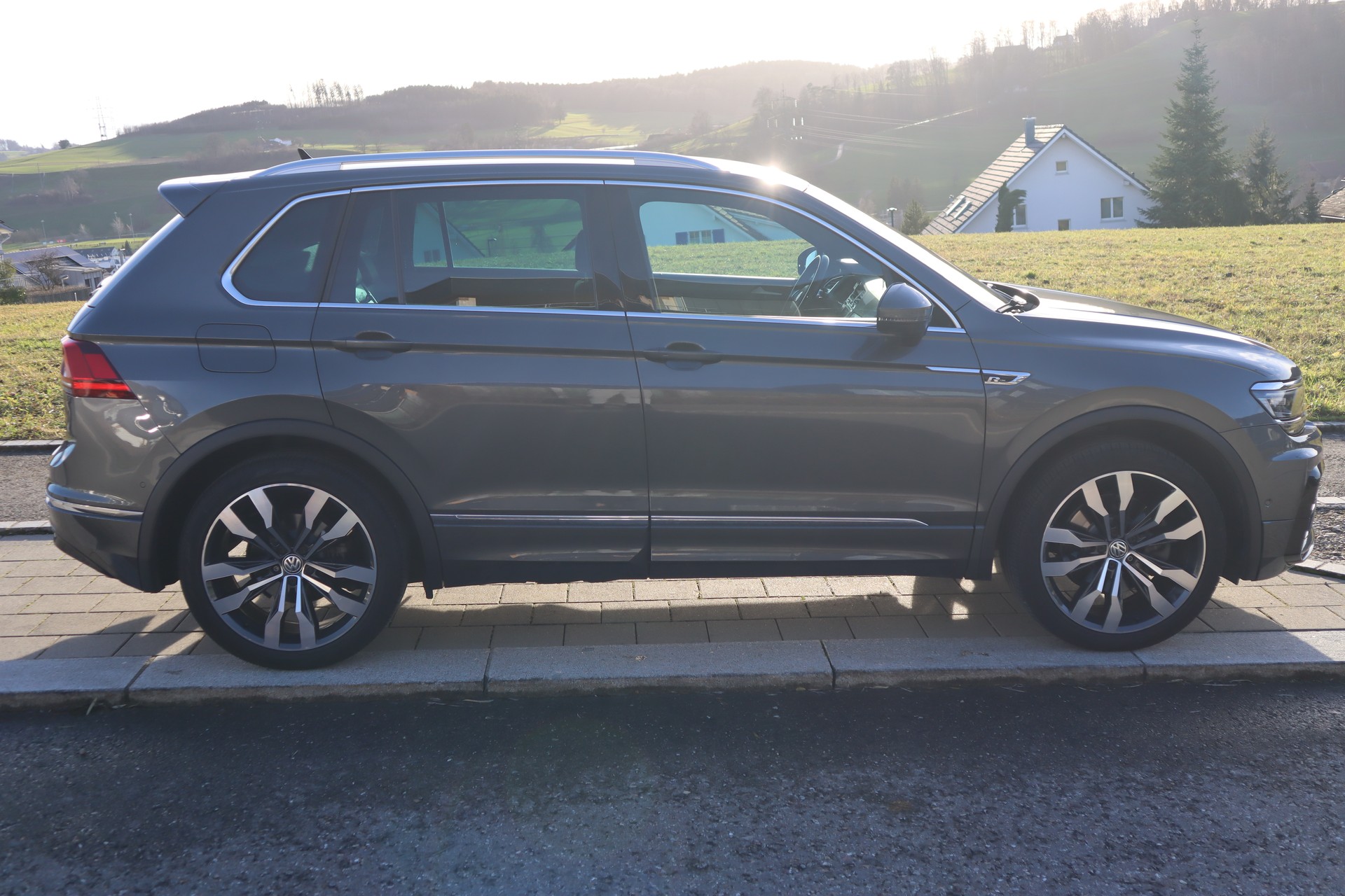 VW Tiguan 2.0TSI Highline 4Motion DSG-image-2