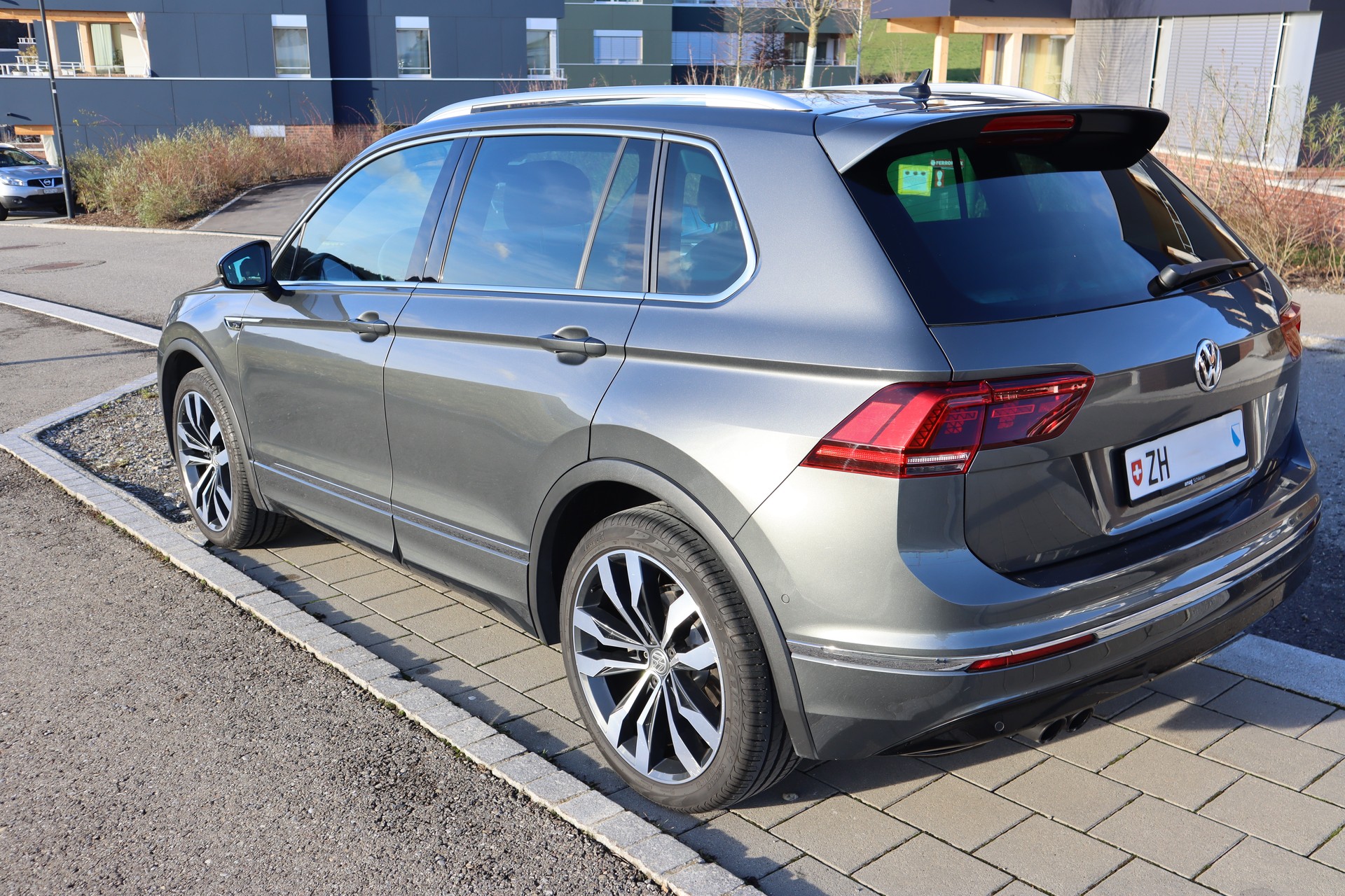 VW Tiguan 2.0TSI Highline 4Motion DSG-image-1