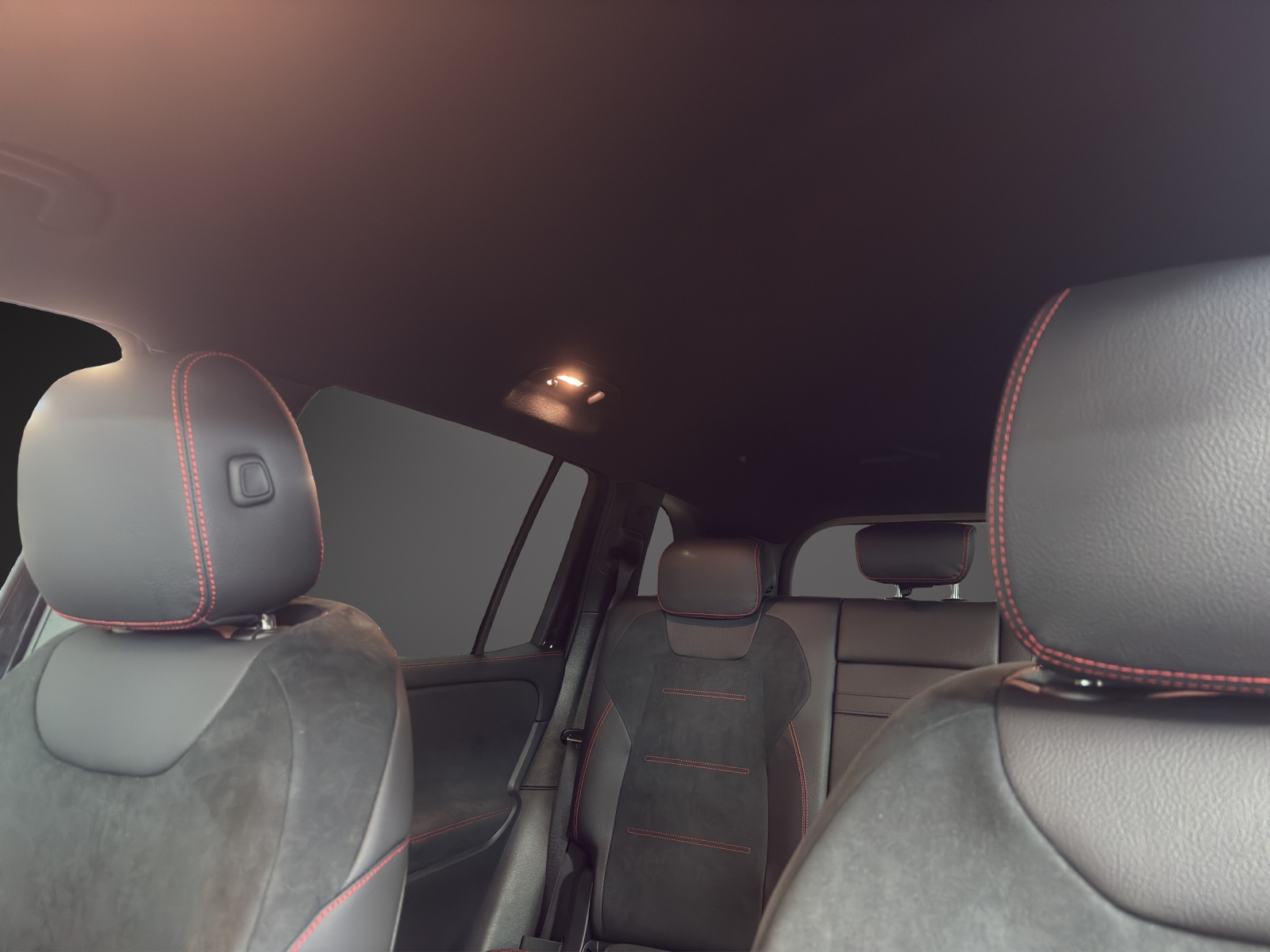 MERCEDES-BENZ GLB 220 d 4Matic 8G-Tronic-image-12