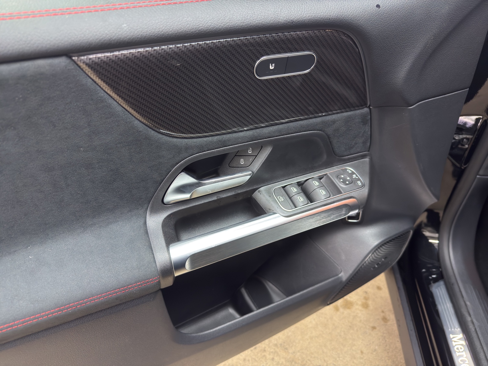 MERCEDES-BENZ GLB 220 d 4Matic 8G-Tronic-image-11