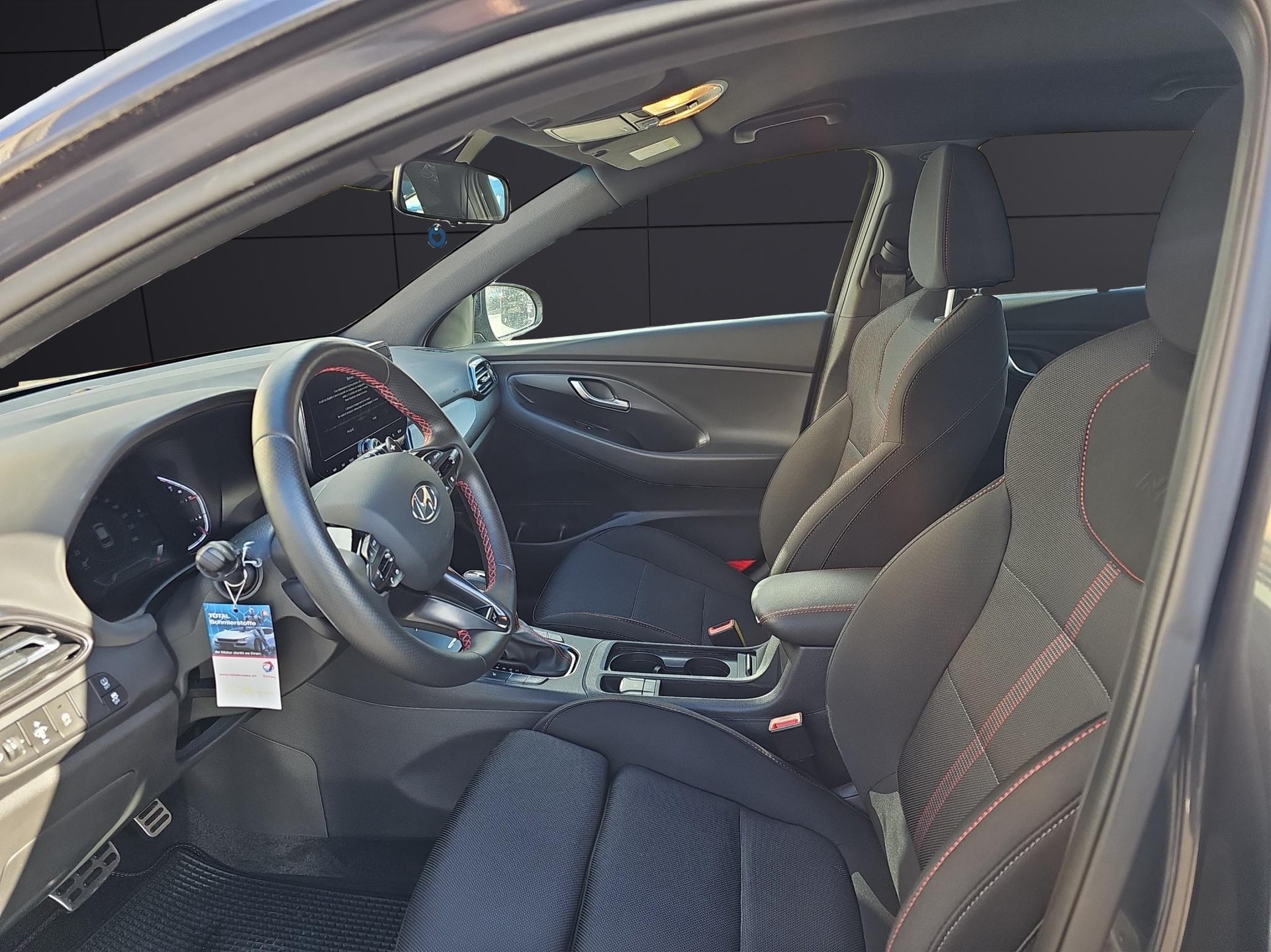 HYUNDAI i30 1.5 T-GDi N-Line-image-9