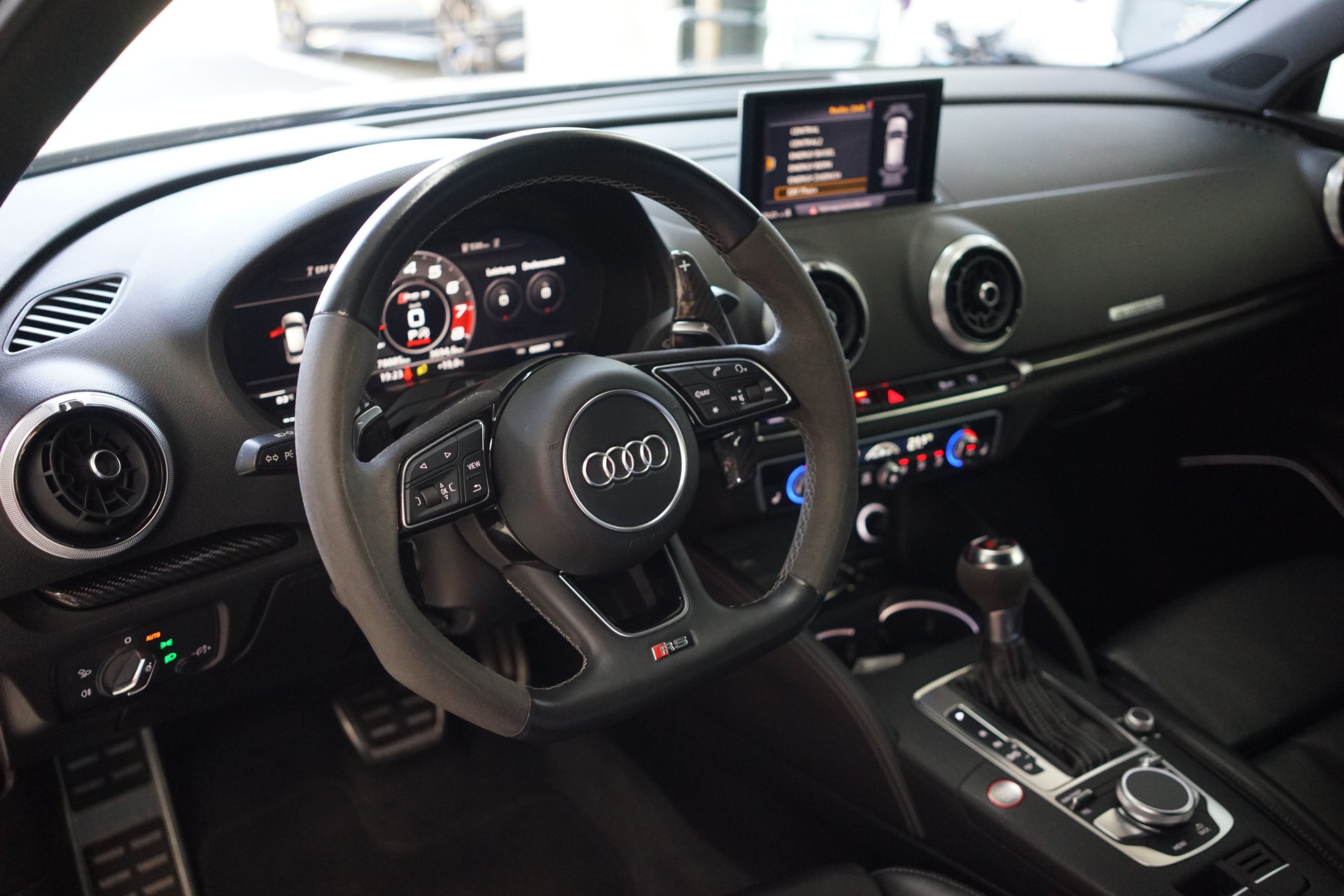 AUDI RS3 Sportback 2.5 TSI quattro / ABT 460Ps. / Gletscherweiss **-image-17