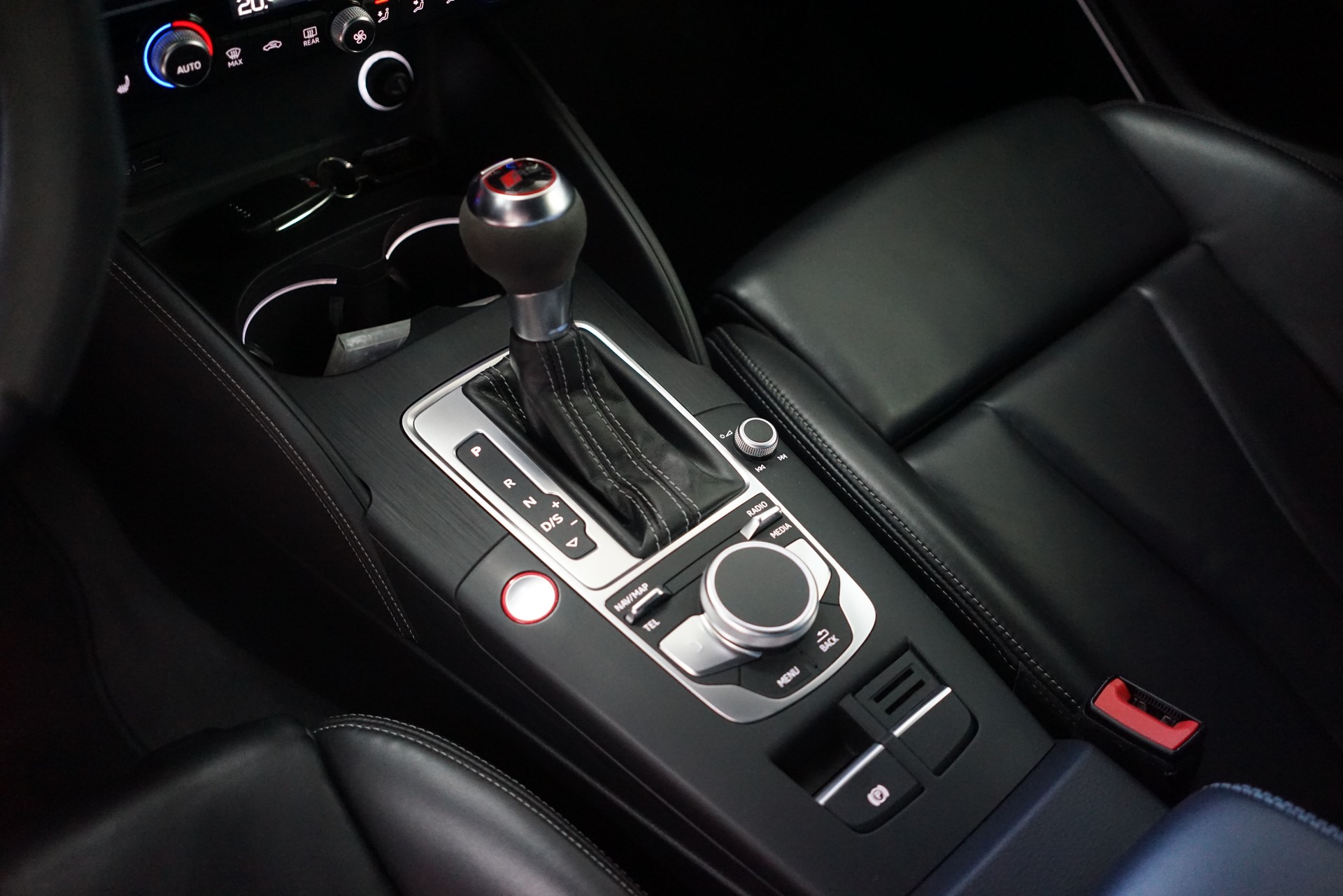 AUDI RS3 Sportback 2.5 TSI quattro / ABT 460Ps. / Gletscherweiss **-image-19