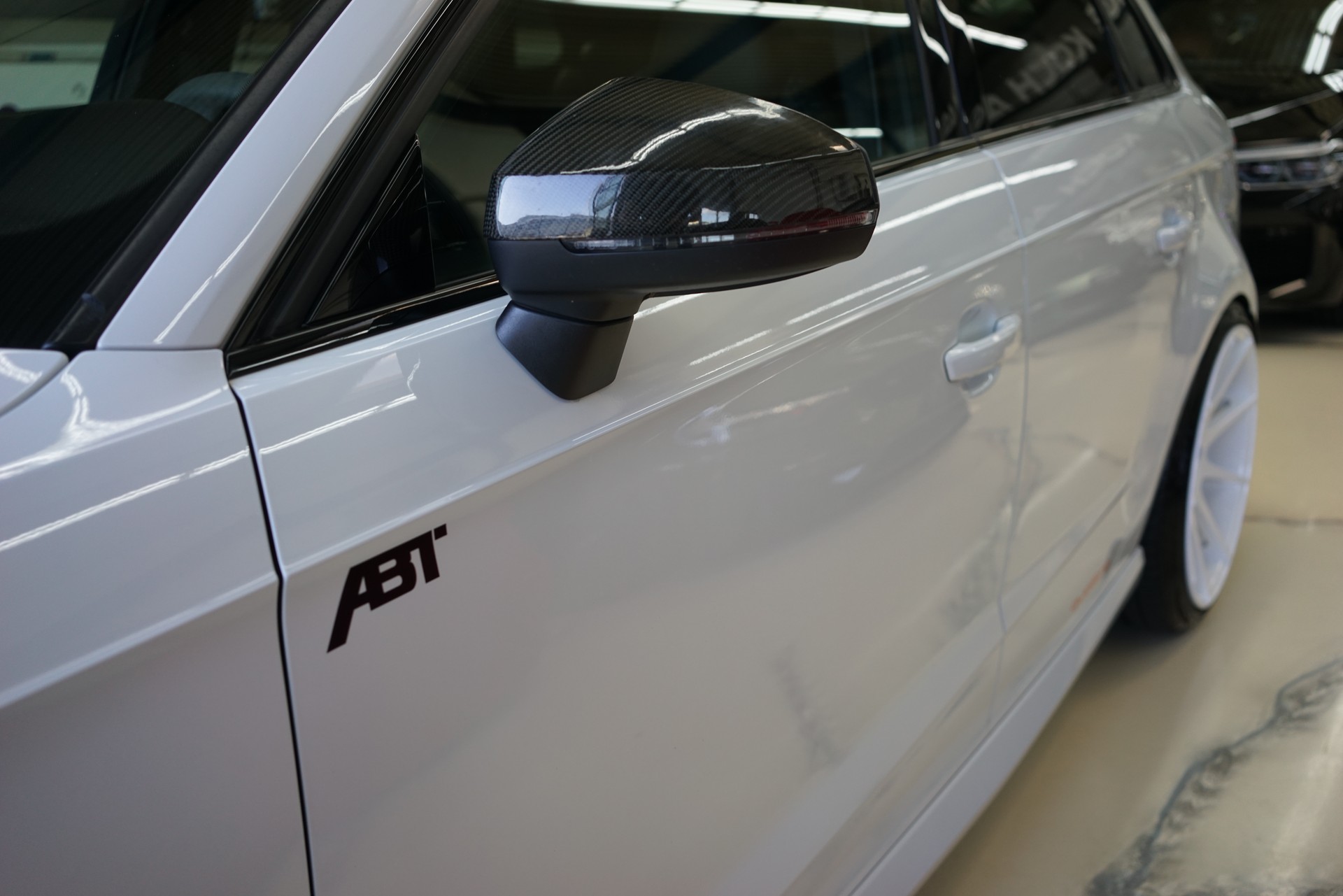 AUDI RS3 Sportback 2.5 TSI quattro / ABT 460Ps. / Gletscherweiss **-image-4