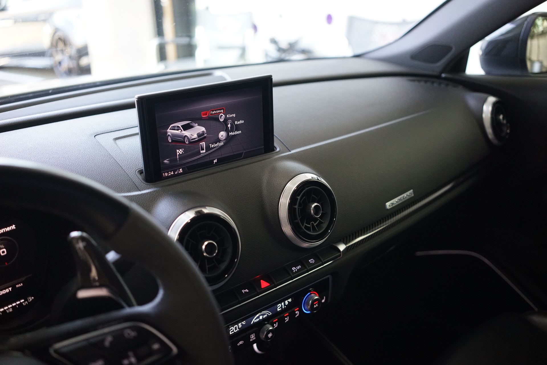 AUDI RS3 Sportback 2.5 TSI quattro / ABT 460Ps. / Gletscherweiss **-image-18