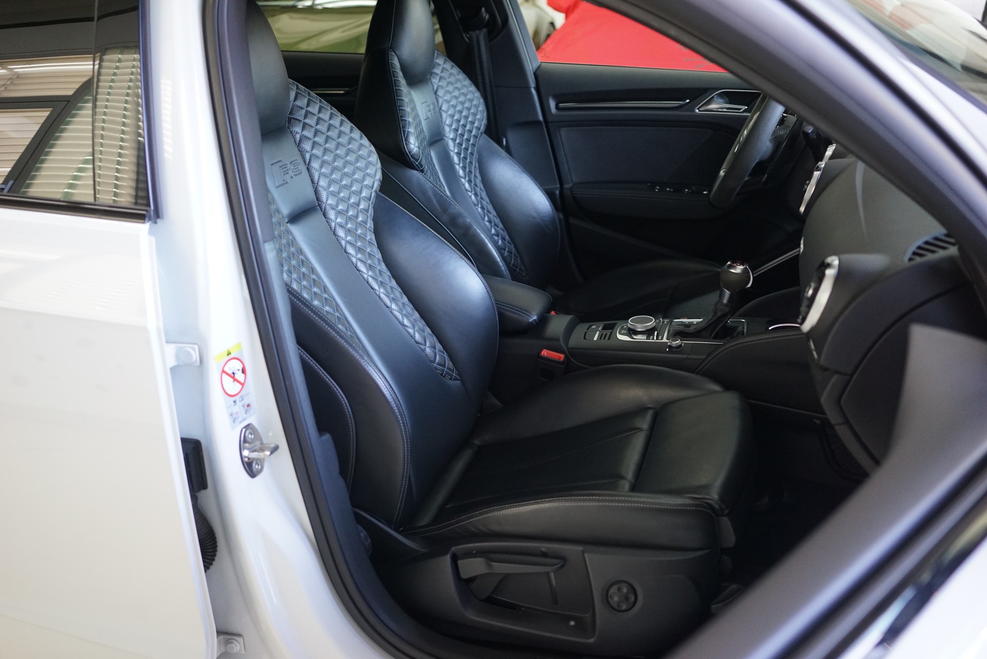 AUDI RS3 Sportback 2.5 TSI quattro / ABT 460Ps. / Gletscherweiss **-image-31