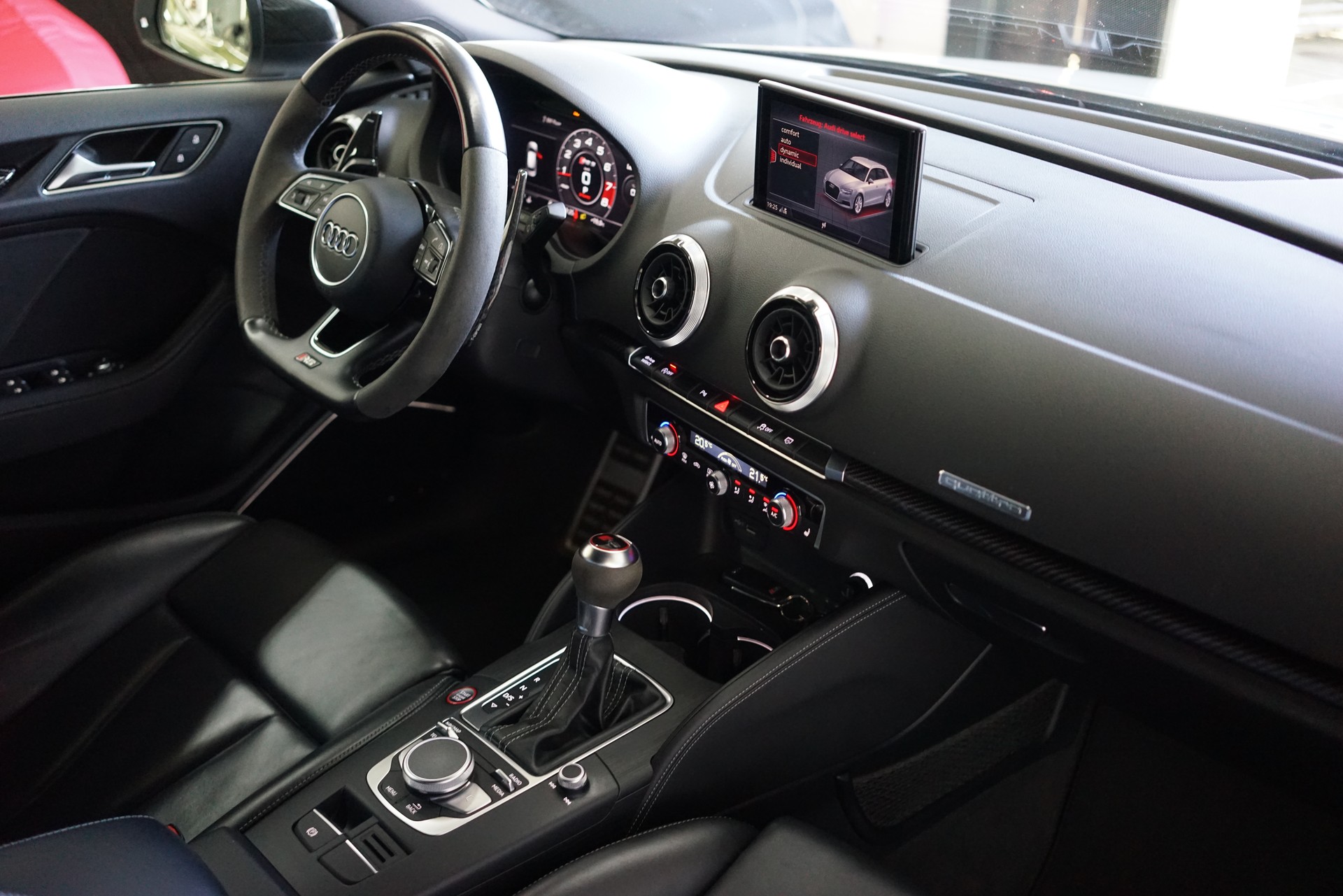 AUDI RS3 Sportback 2.5 TSI quattro / ABT 460Ps. / Gletscherweiss **-image-27