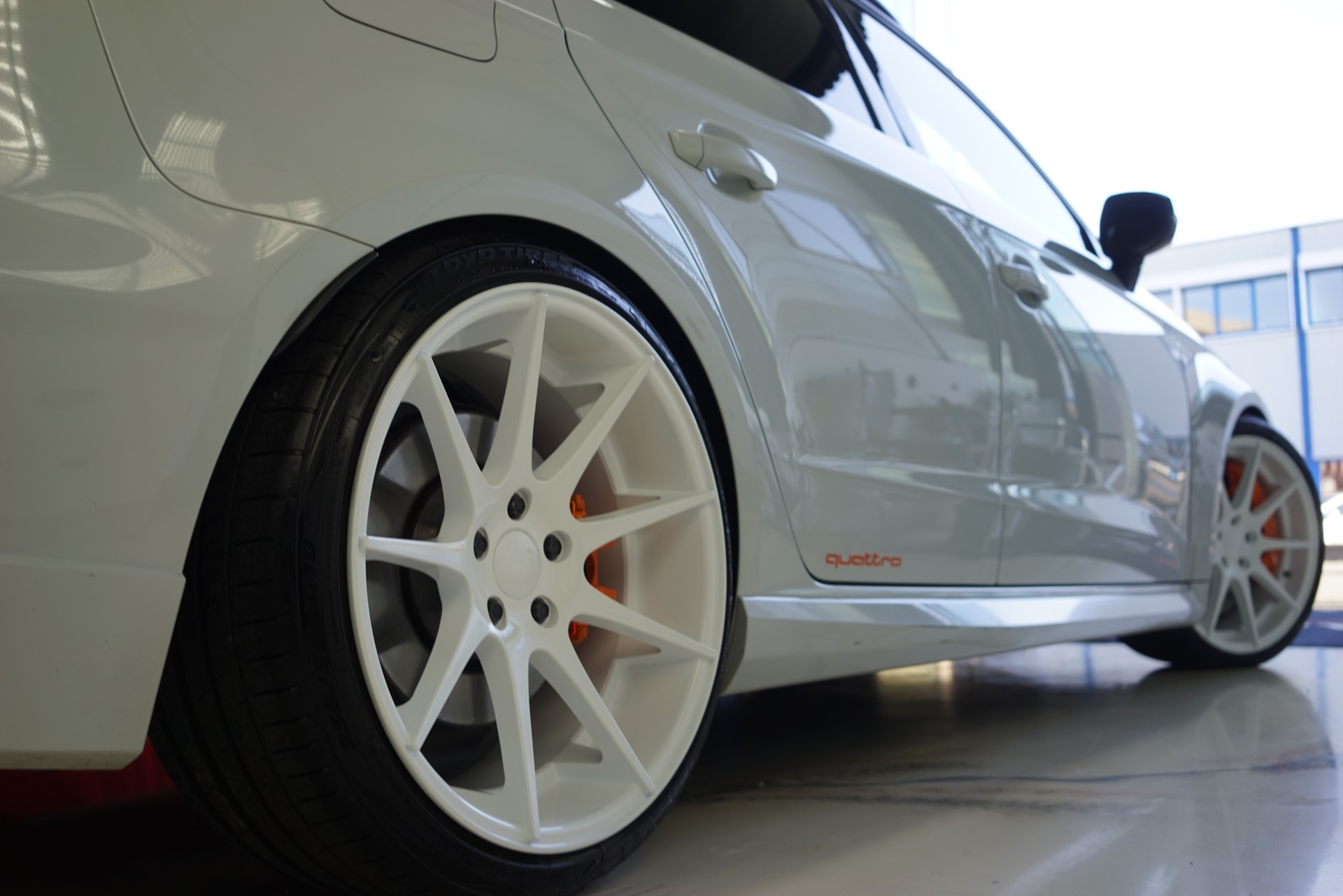 AUDI RS3 Sportback 2.5 TSI quattro / ABT 460Ps. / Gletscherweiss **-image-11