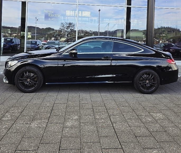 MERCEDES-BENZ C 180 AMG Line Coupé-image-1