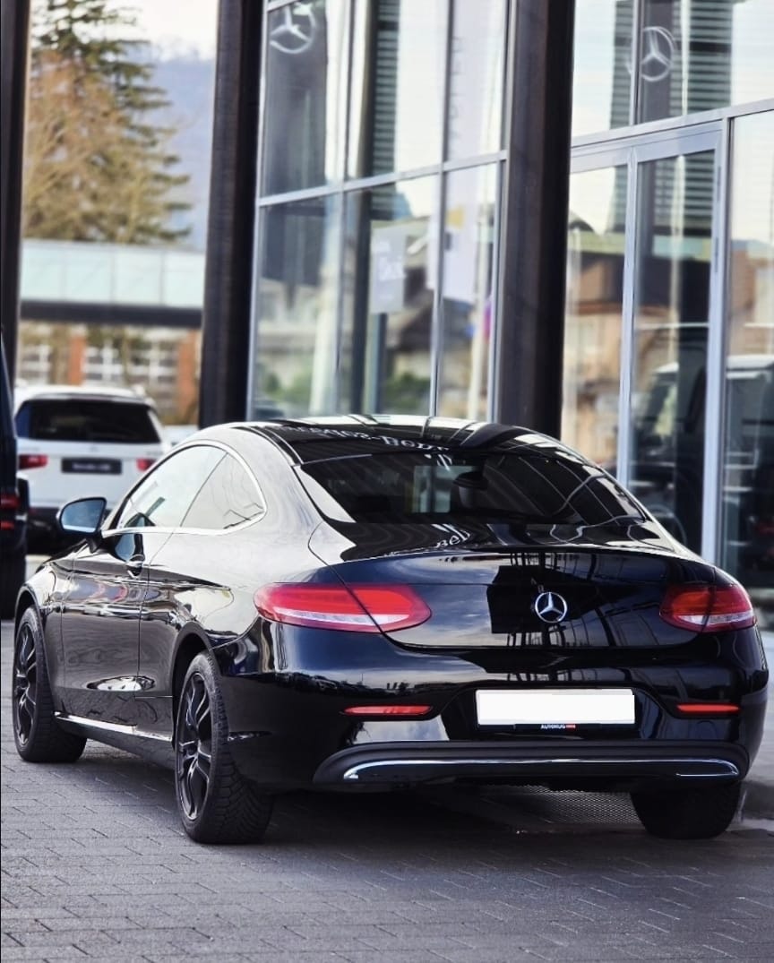 MERCEDES-BENZ C 180 AMG Line Coupé-image-2
