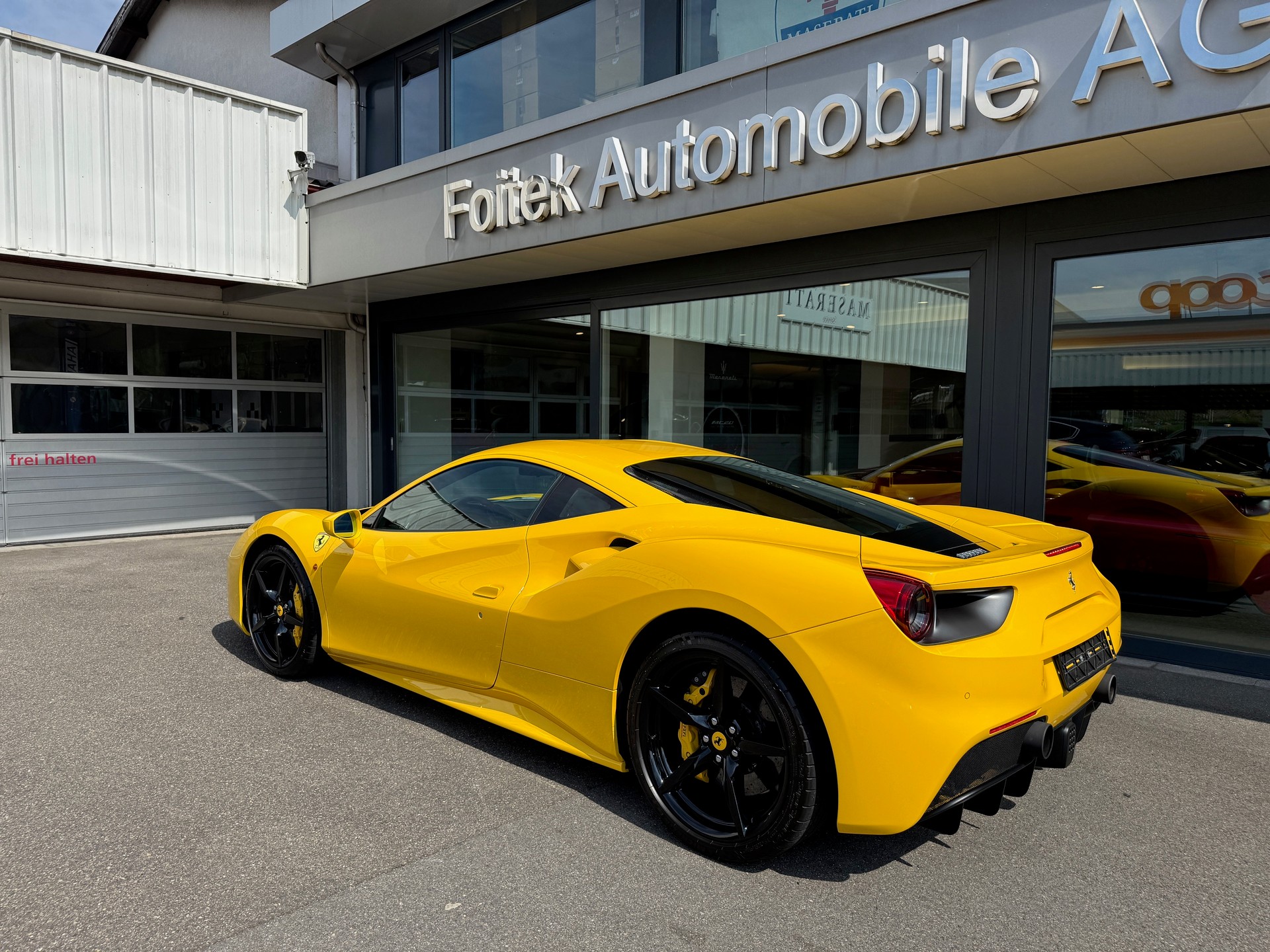 FERRARI 488 GTB-image-8