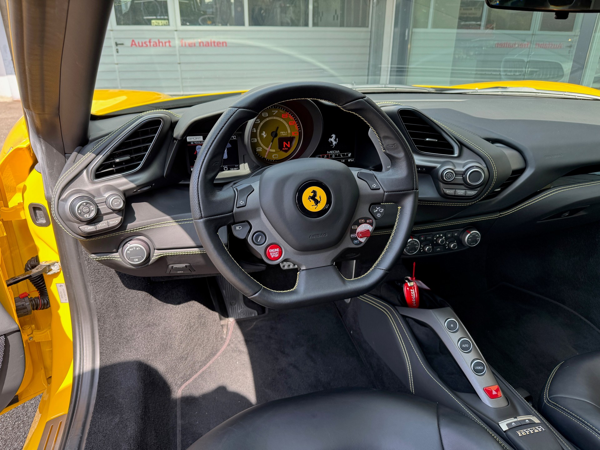 FERRARI 488 GTB-image-6