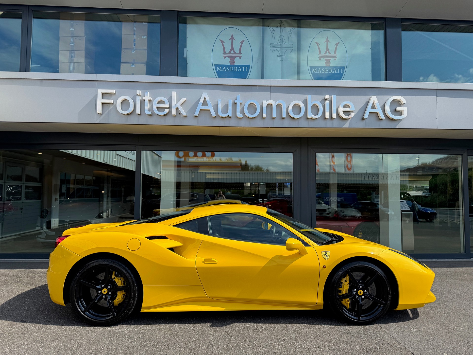 FERRARI 488 GTB-image-0