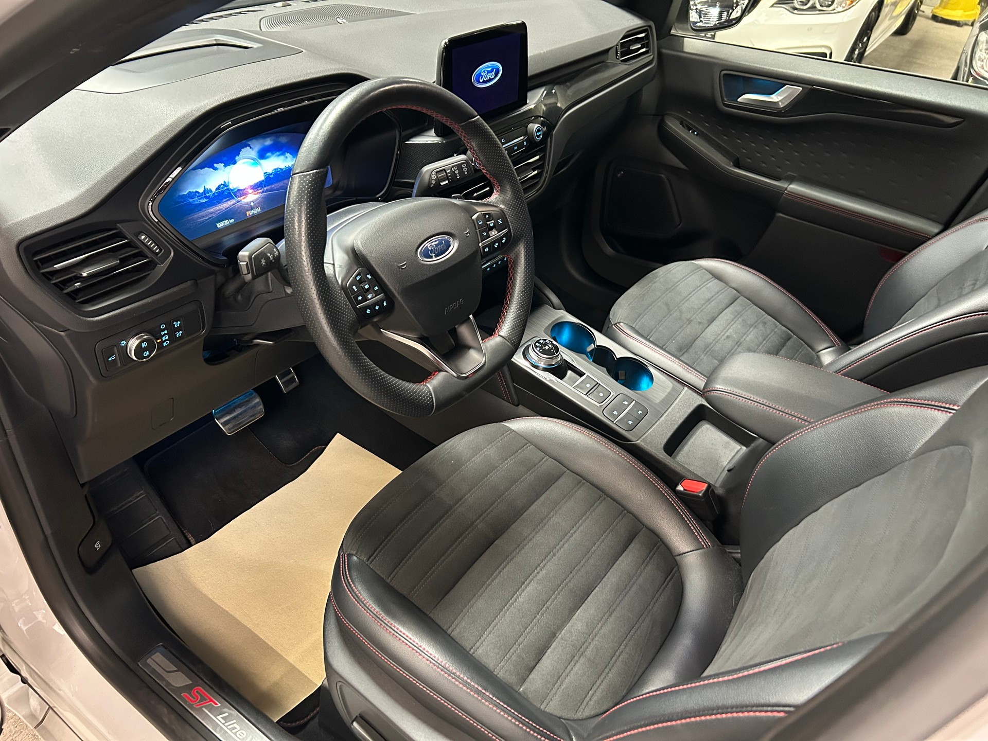 FORD Kuga 2.0 TDCi EcoBlue ST-Line 4WD Automat-image-10