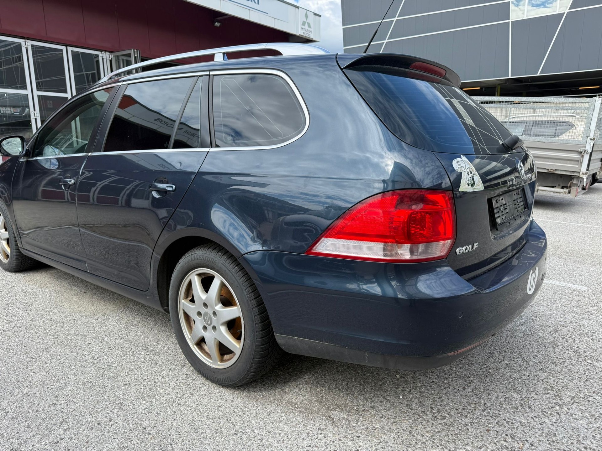 VW Golf Variant 1.9 TDI Comfortline 4Motion-image-0
