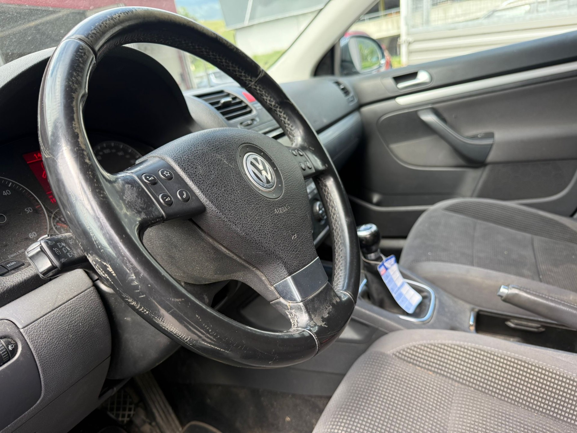 VW Golf Variant 1.9 TDI Comfortline 4Motion-image-5
