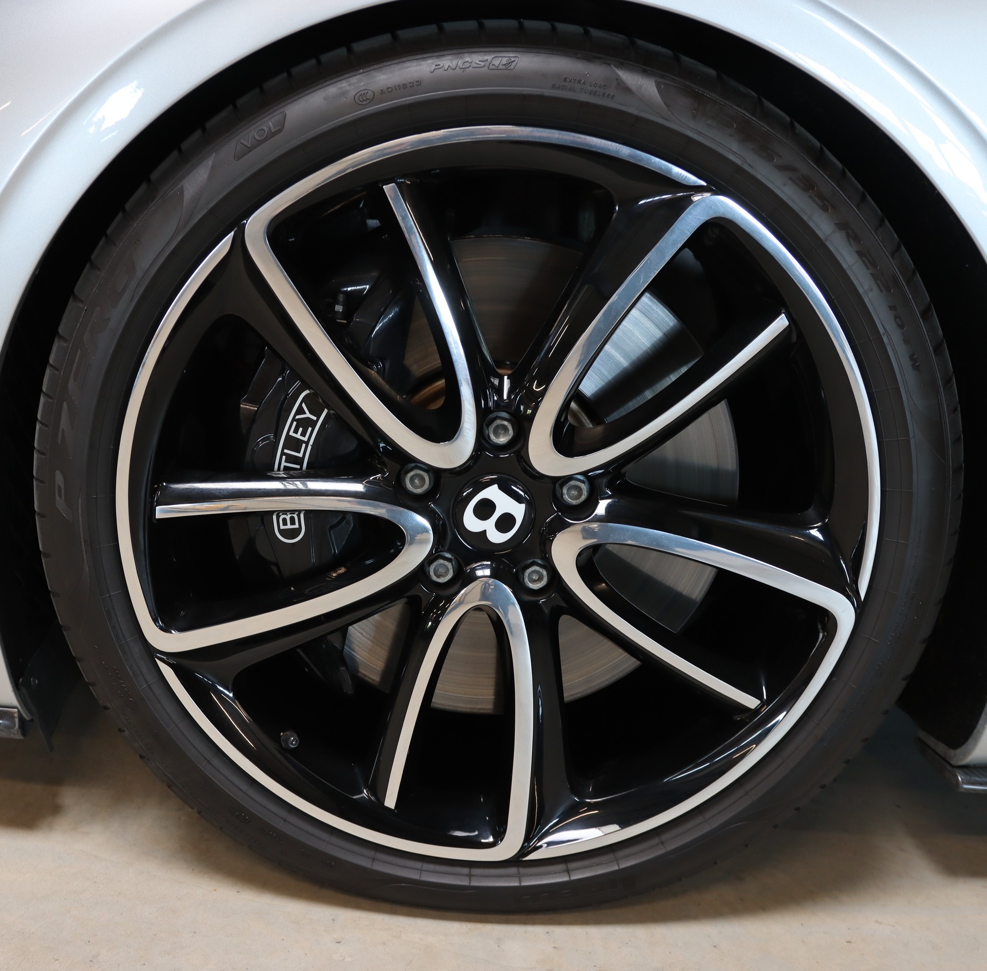 BENTLEY Continental GT 6.0 W12 Mulliner-image-9
