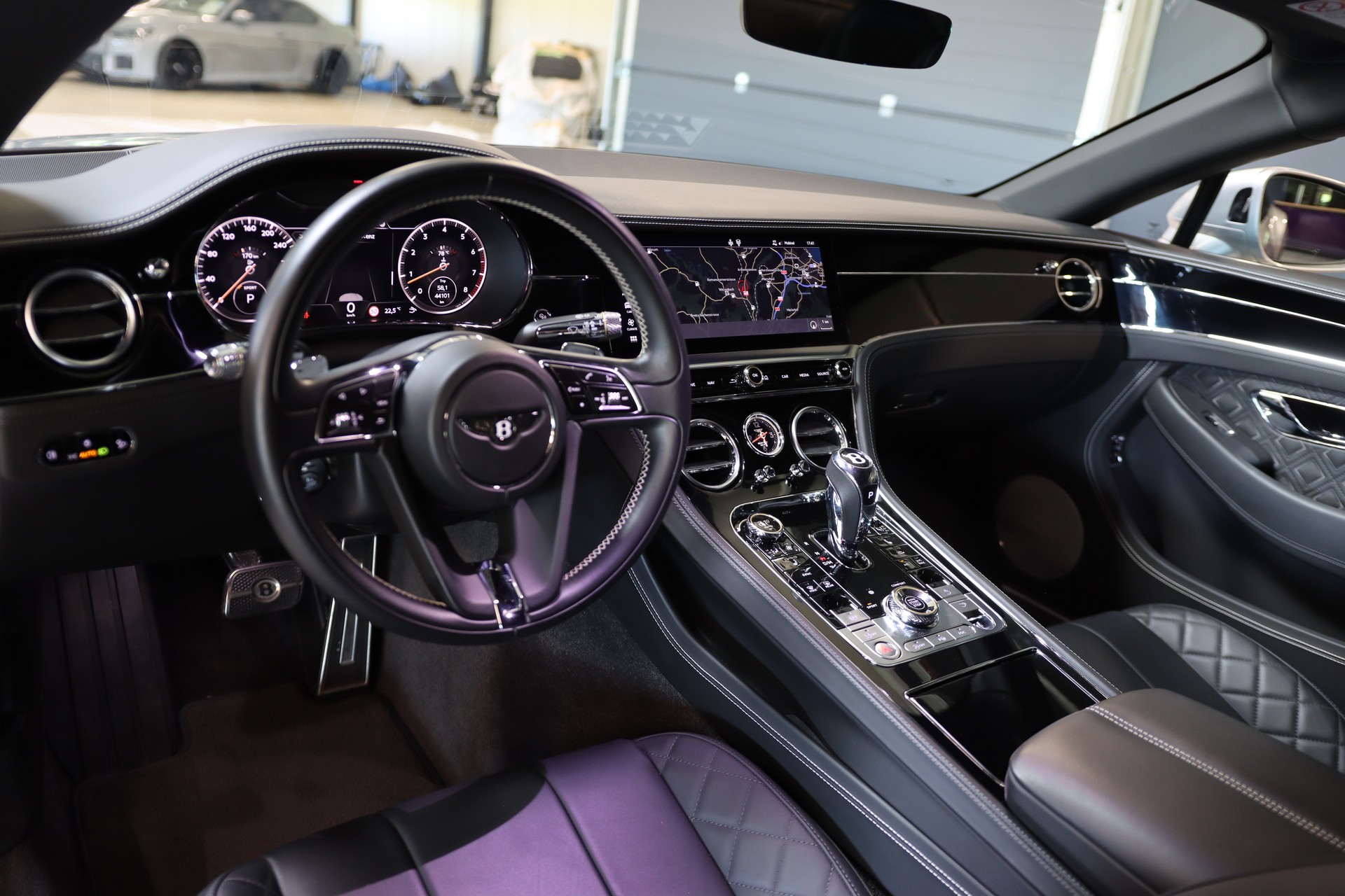BENTLEY Continental GT 6.0 W12 Mulliner-image-10