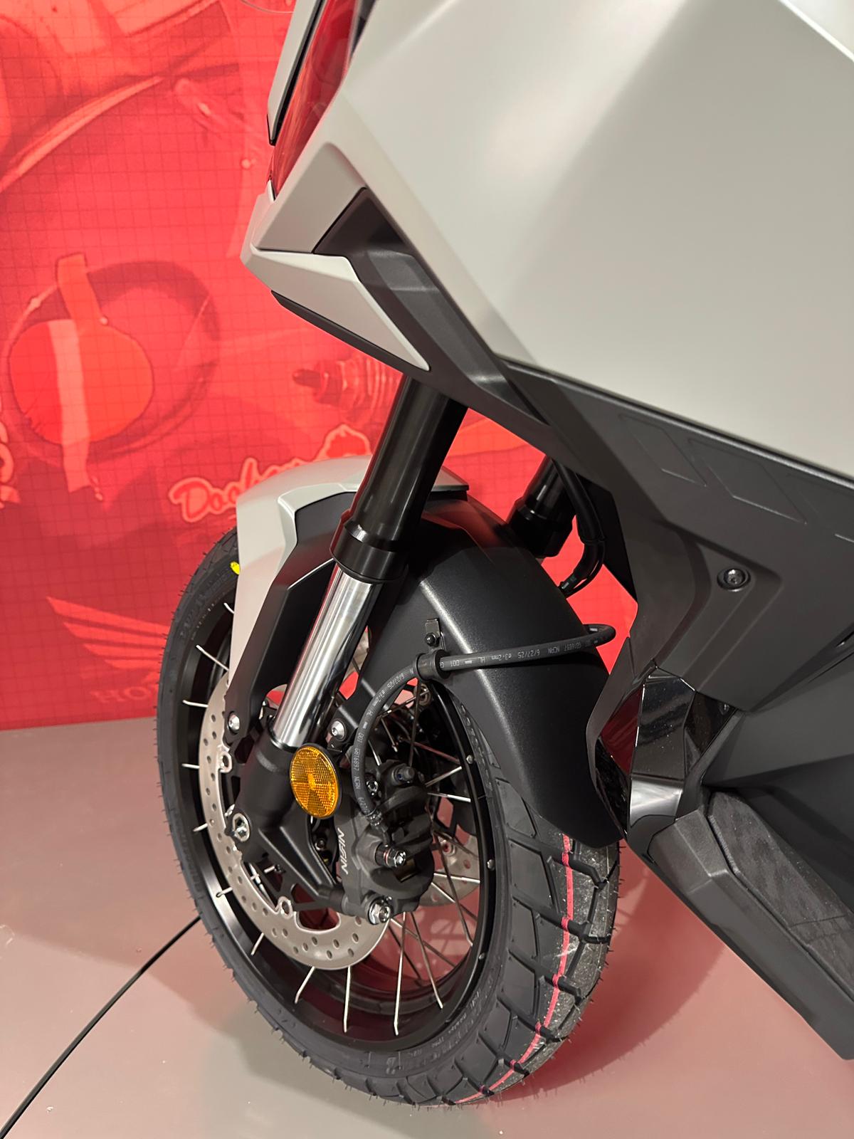 HONDA X-ADV 750 **Neufahrzeug**-image-10