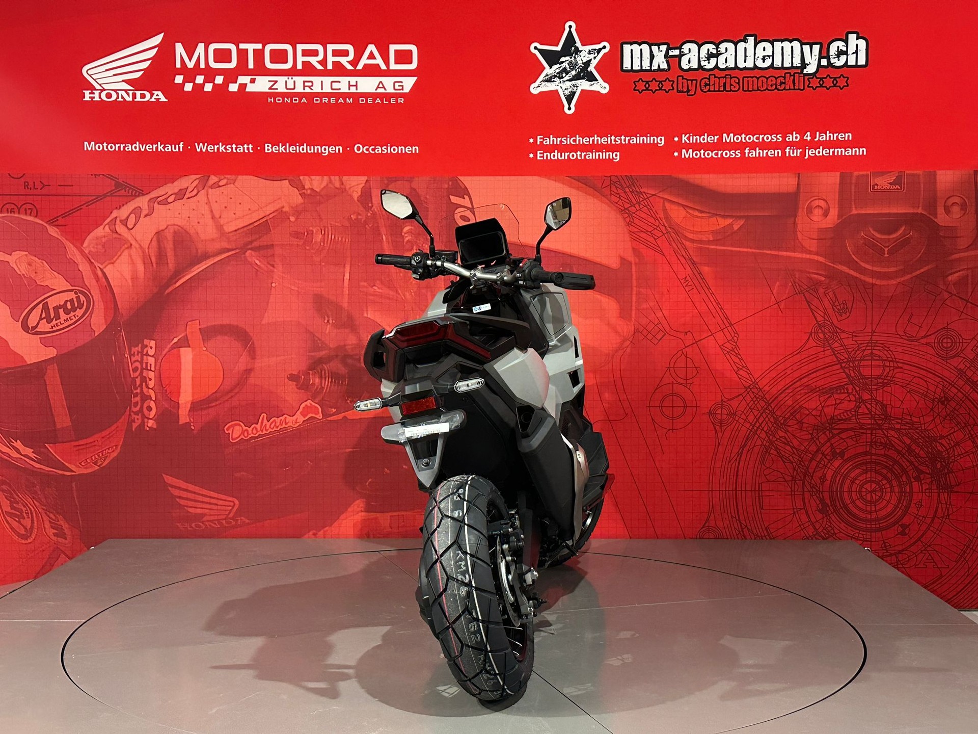 HONDA X-ADV 750 **Neufahrzeug**-showroom-element-2