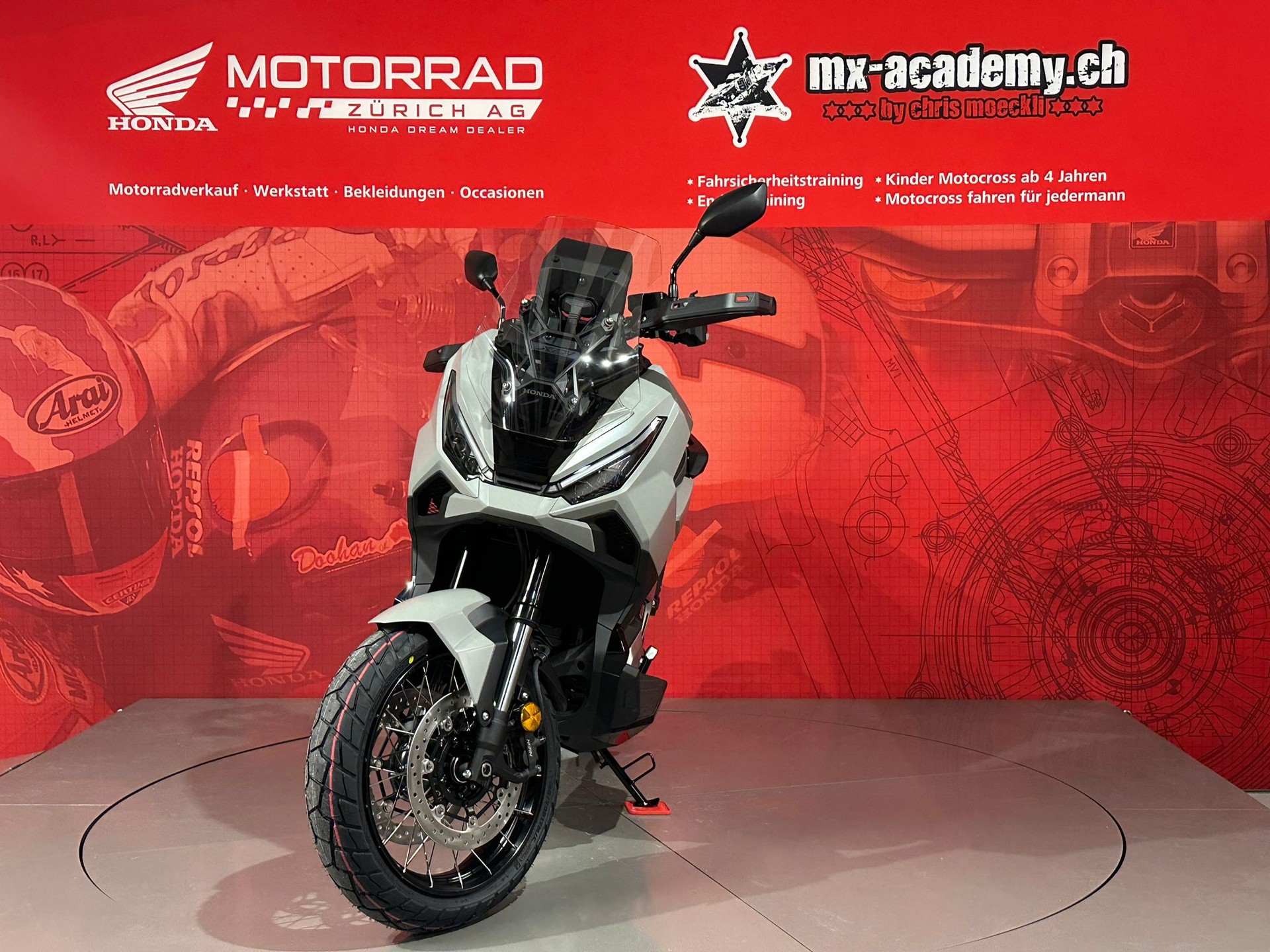 HONDA X-ADV 750 **Neufahrzeug**-showroom-element-3