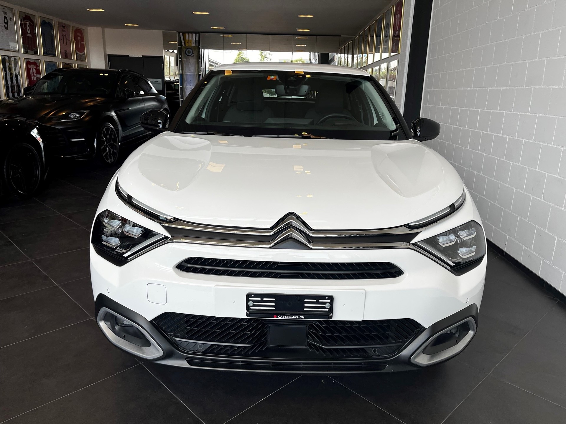 CITROEN C4 1.2 PureT Shine EAT8-image-2