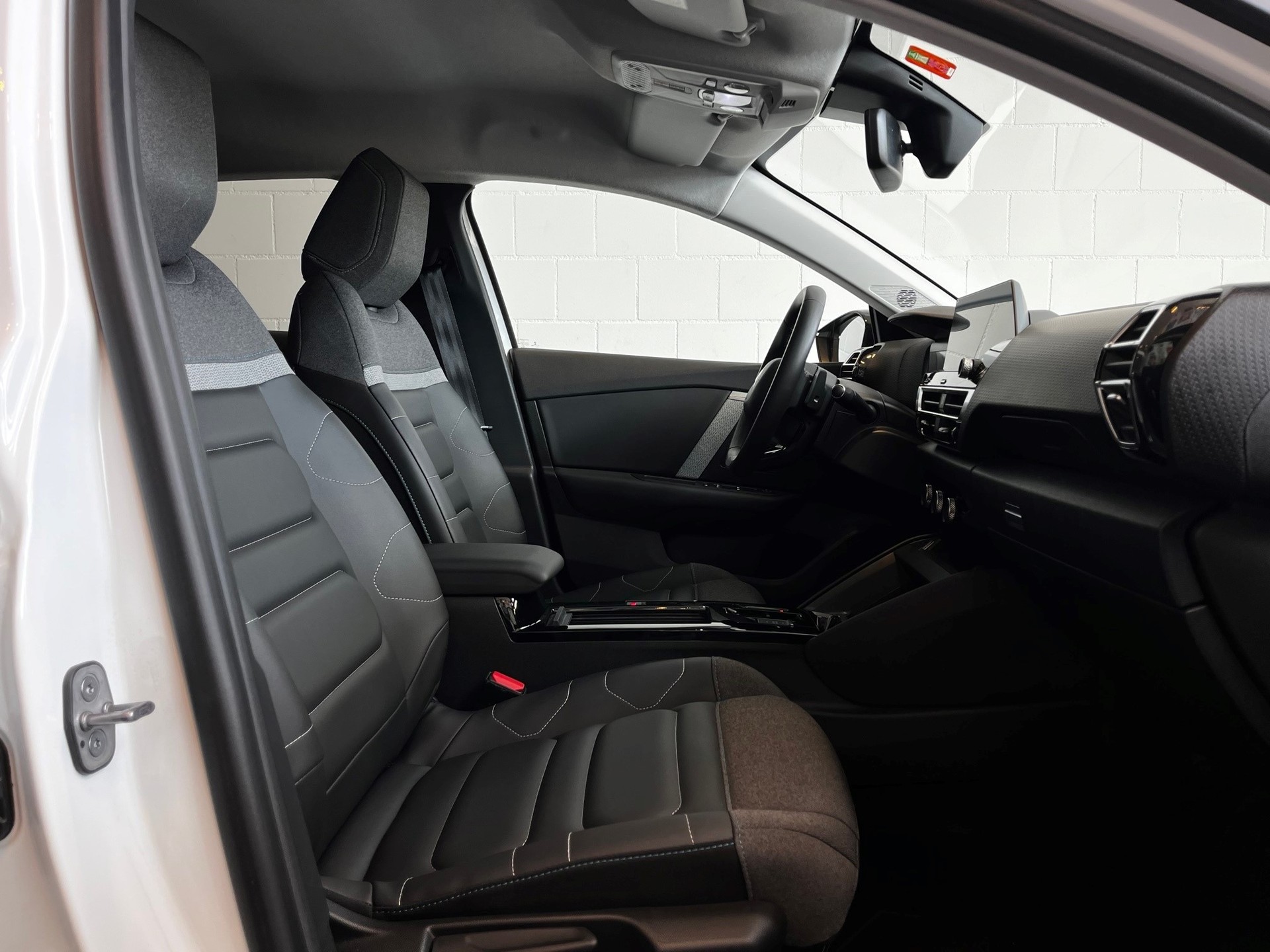 CITROEN C4 1.2 PureT Shine EAT8-image-16