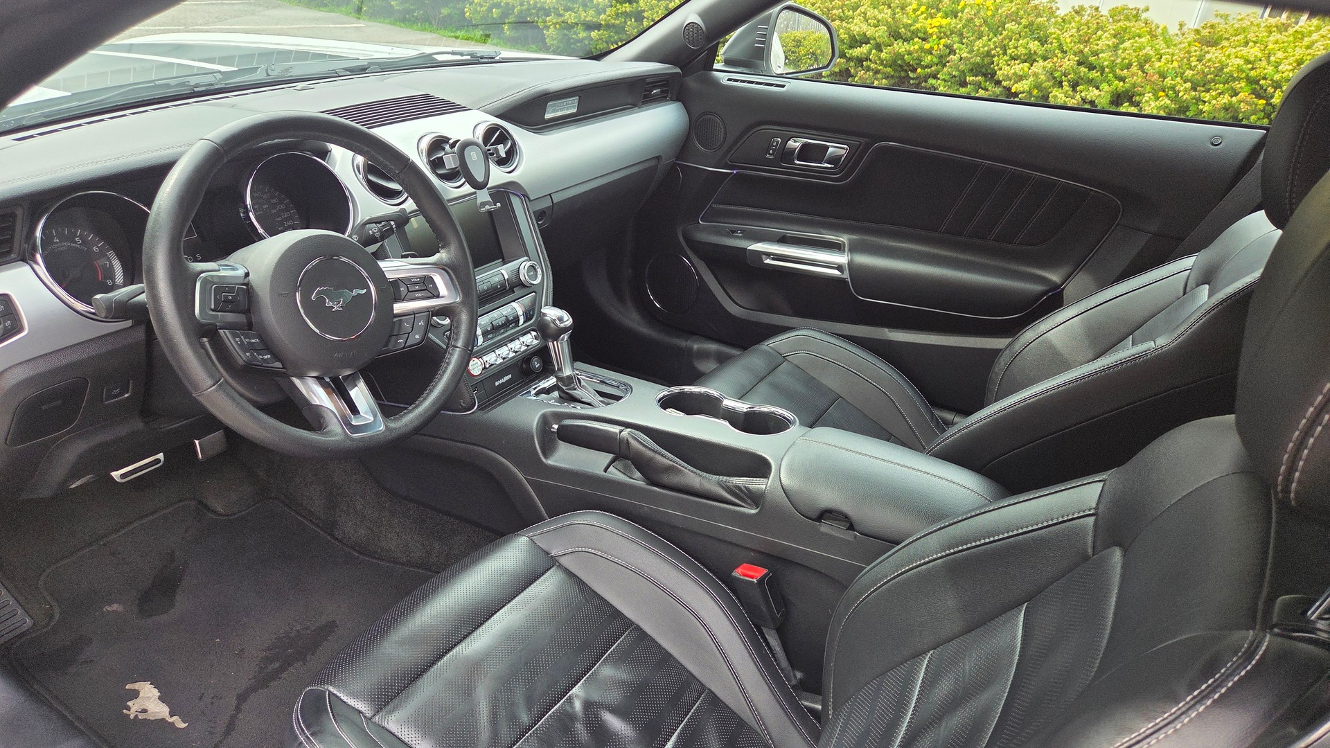 FORD Mustang Convertible 2.3 Automat-image-13