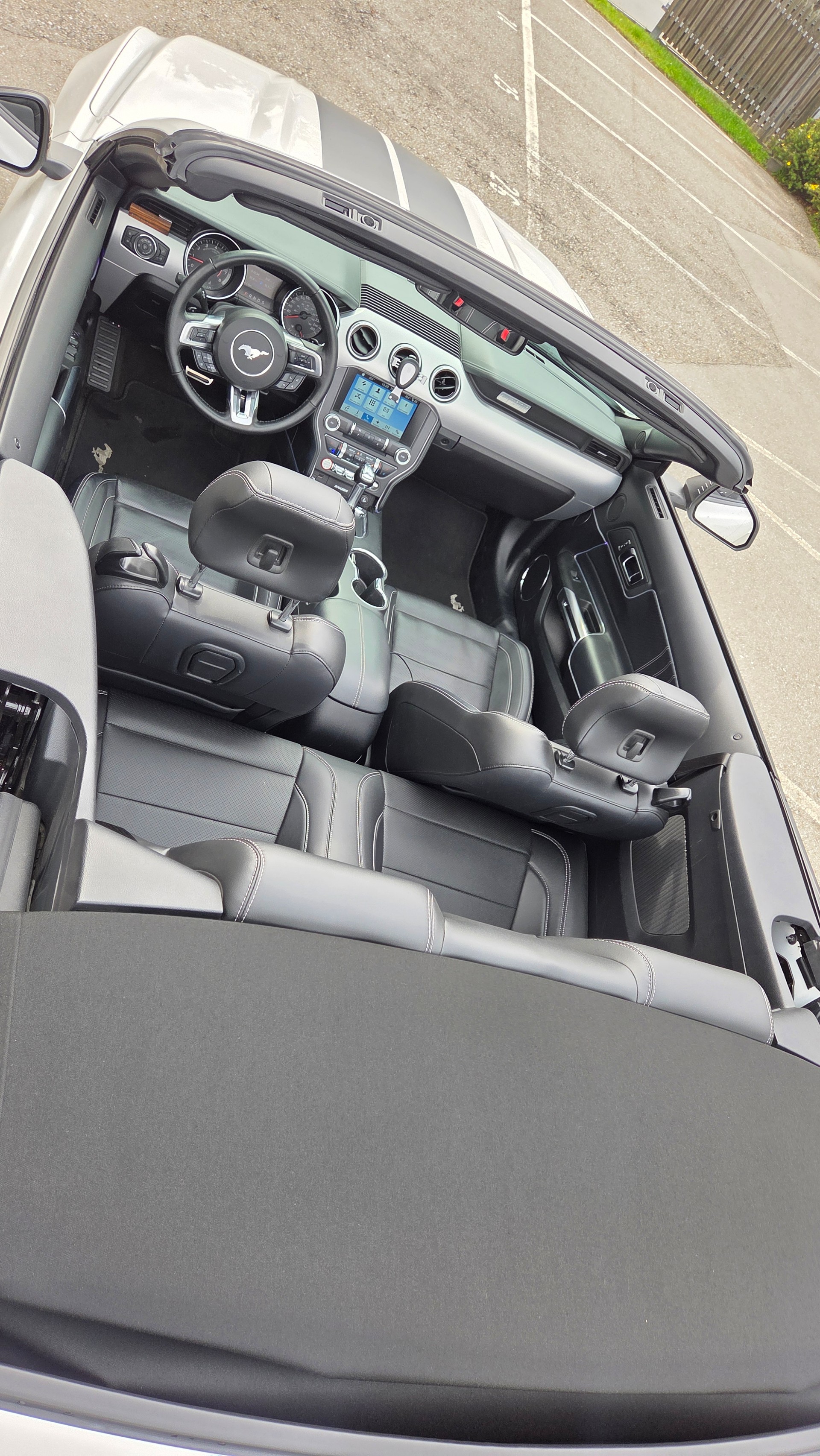 FORD Mustang Convertible 2.3 Automat-image-5