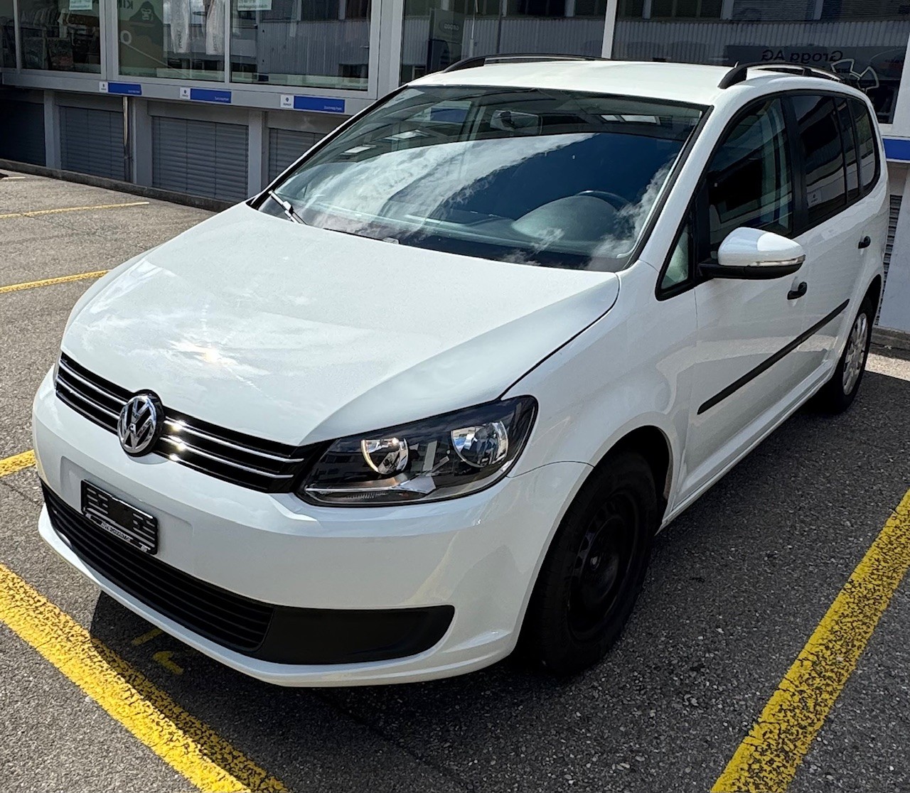 VW Touran 1.6 TDI BlueMotion Technology Trendline DSG-image-7