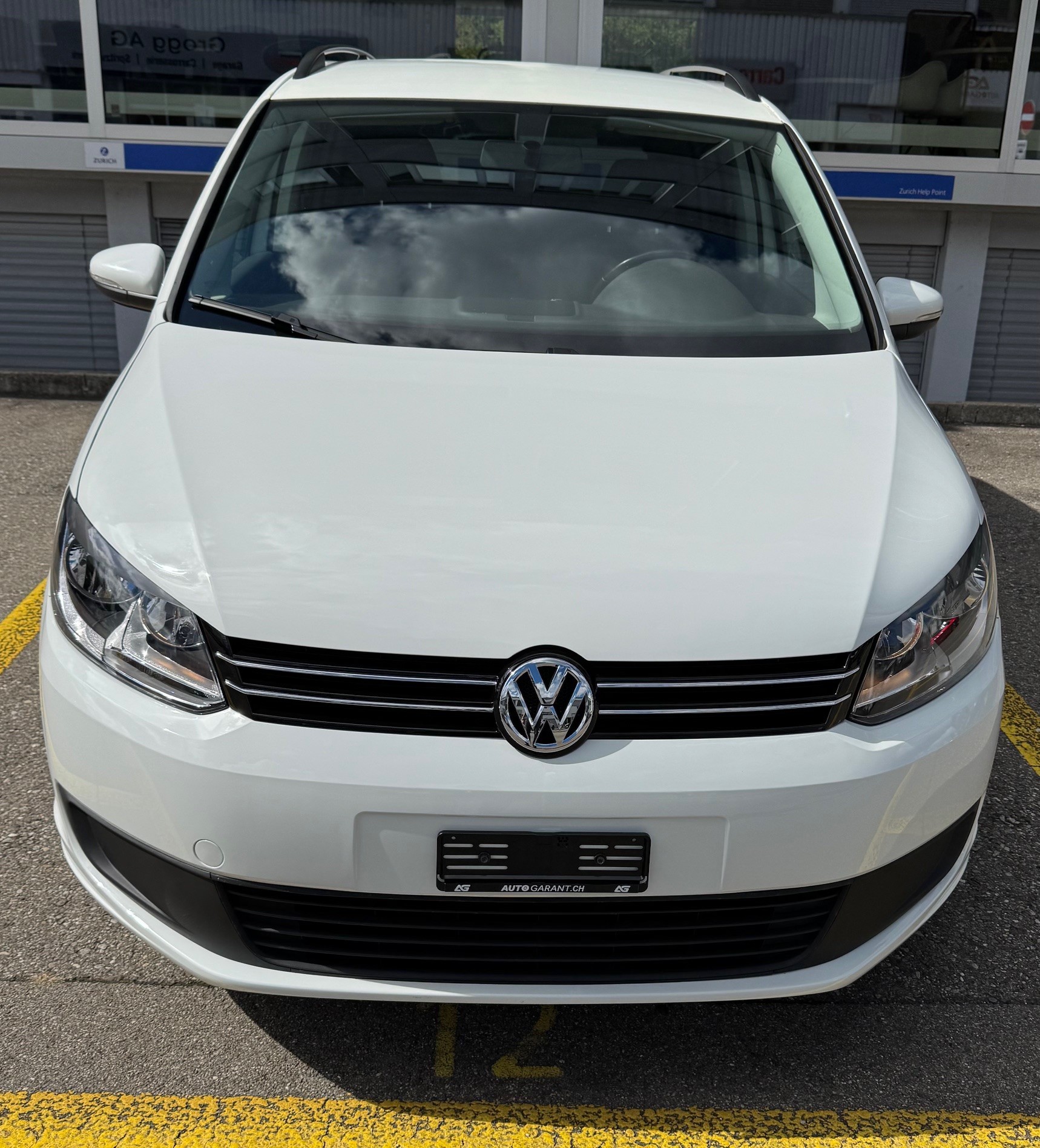 VW Touran 1.6 TDI BlueMotion Technology Trendline DSG-image-1