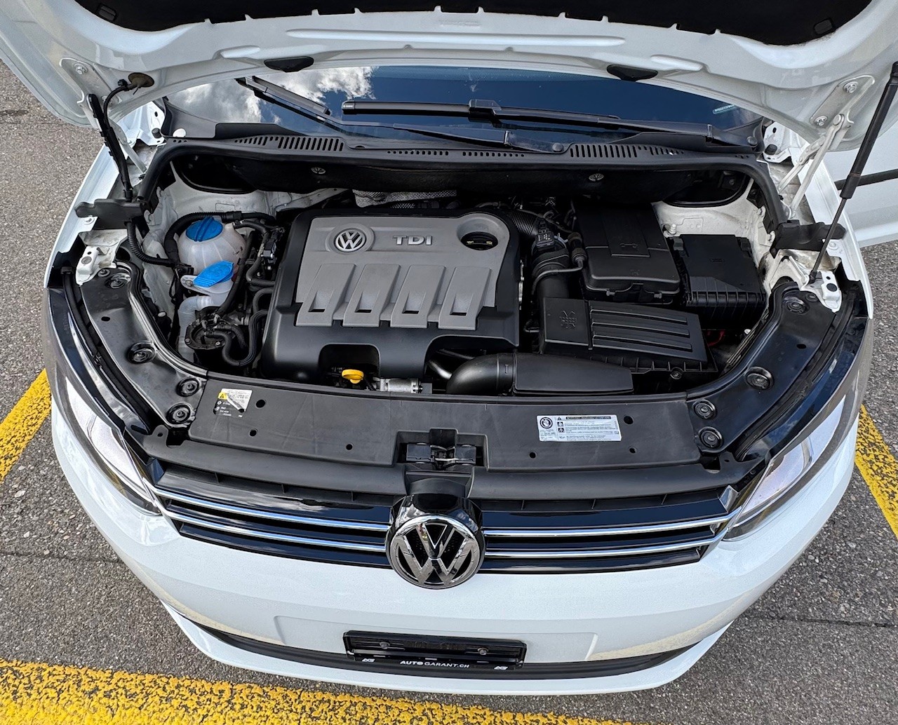 VW Touran 1.6 TDI BlueMotion Technology Trendline DSG-image-15