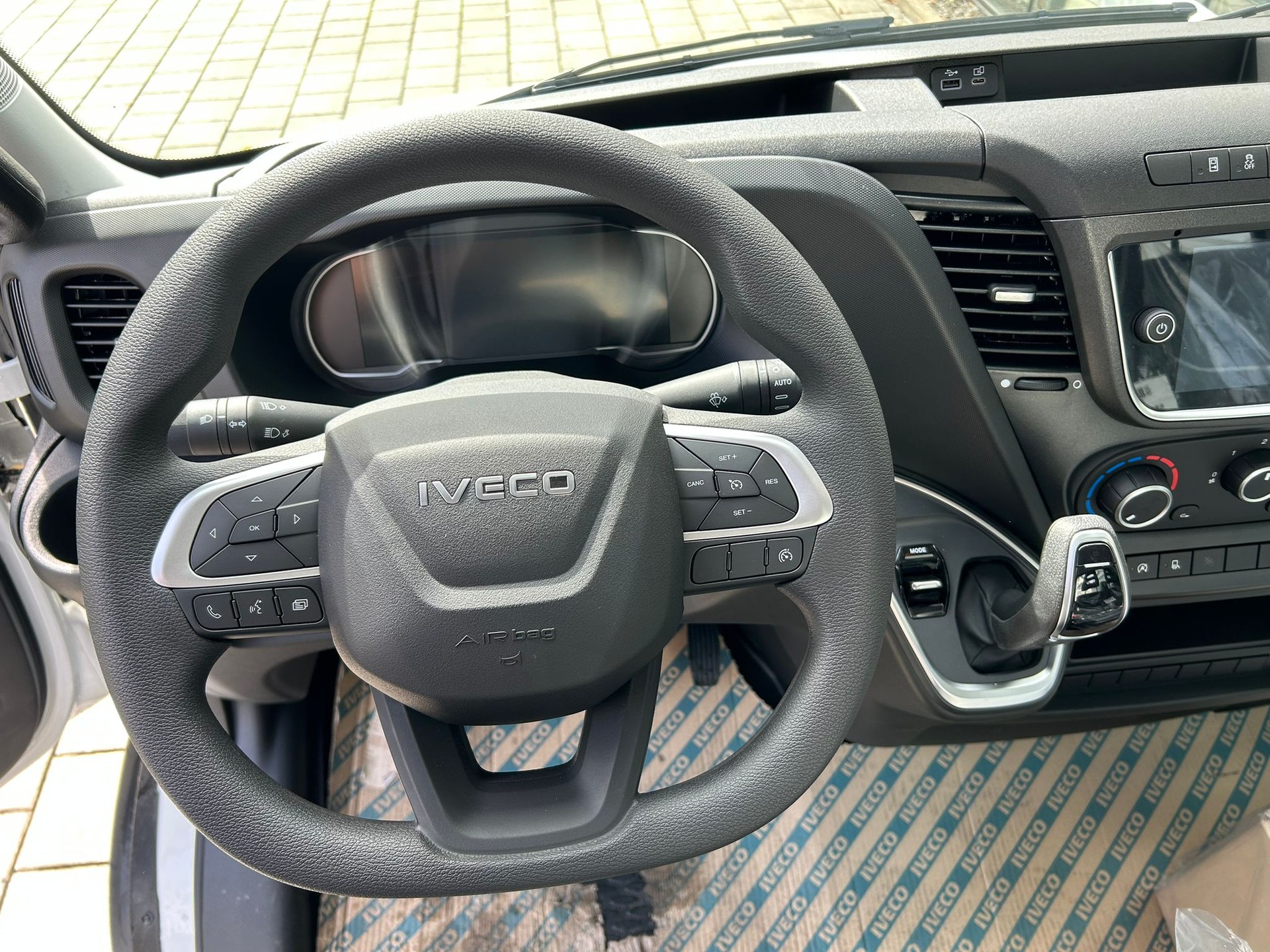 IVECO 35 C 16 H A8 3450-image-6