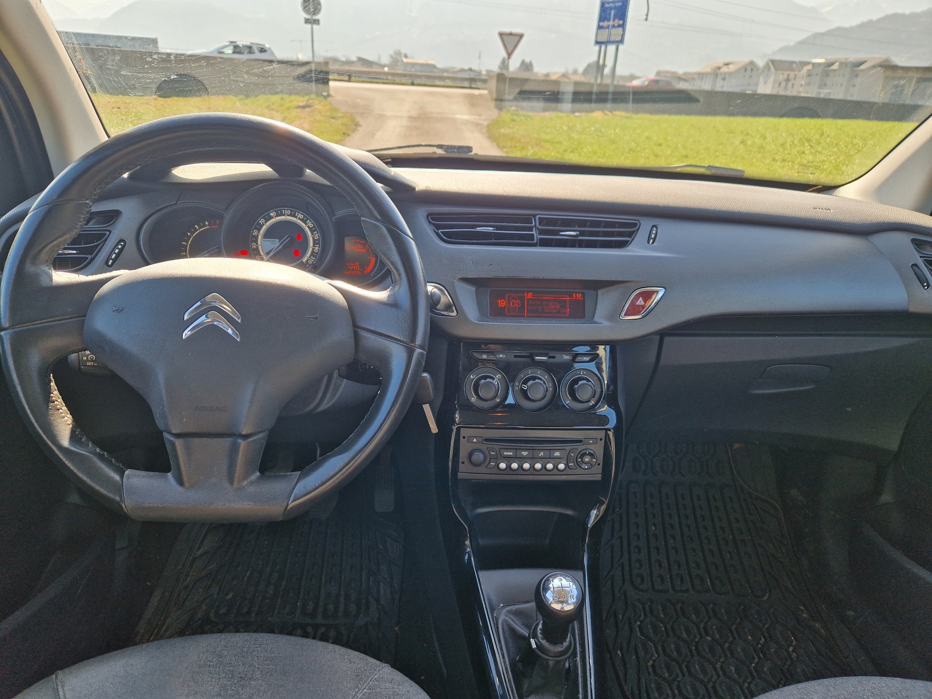 CITROEN C3 1.2i Sélection-image-7