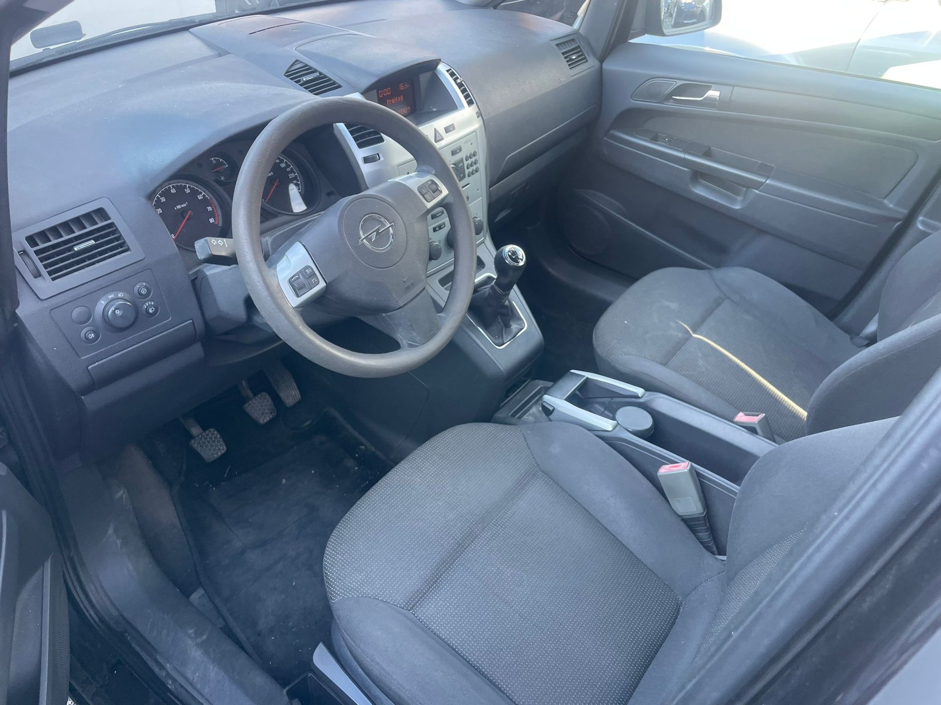 OPEL Zafira 1.8i 16V-image-6