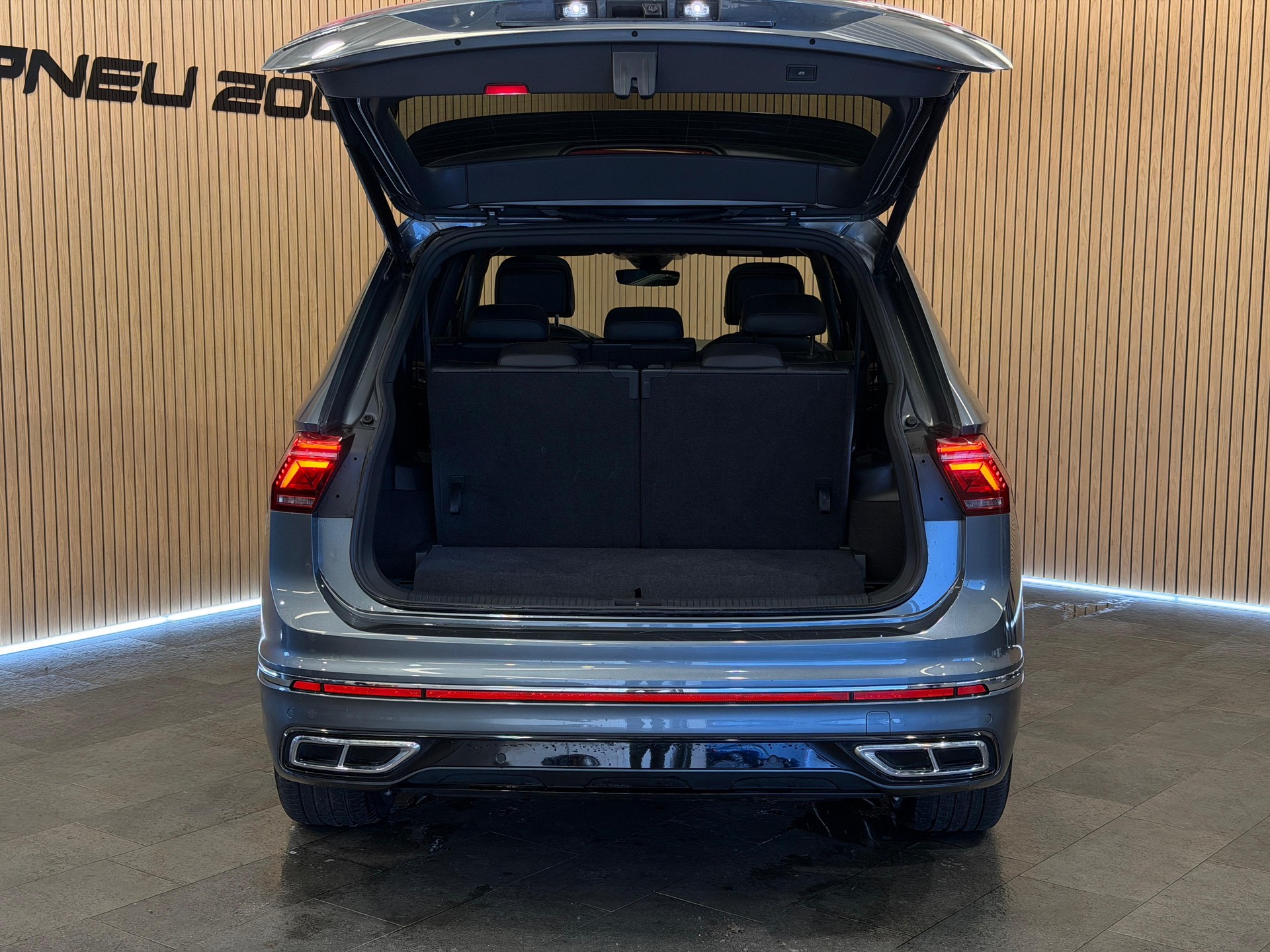 VW Tiguan Allspace 2.0 TDI SCR R-Line 4Motion DSG *7 Plätzer*-image-4