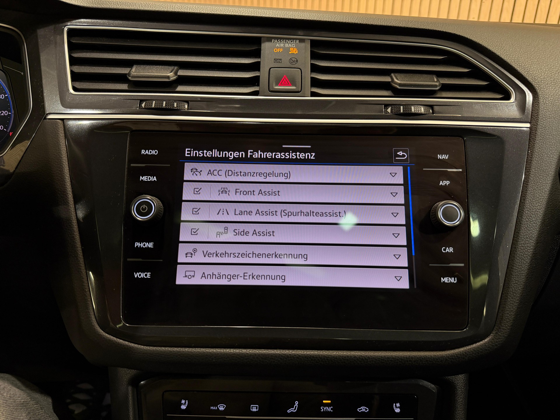 VW Tiguan Allspace 2.0 TDI SCR R-Line 4Motion DSG *7 Plätzer*-image-13