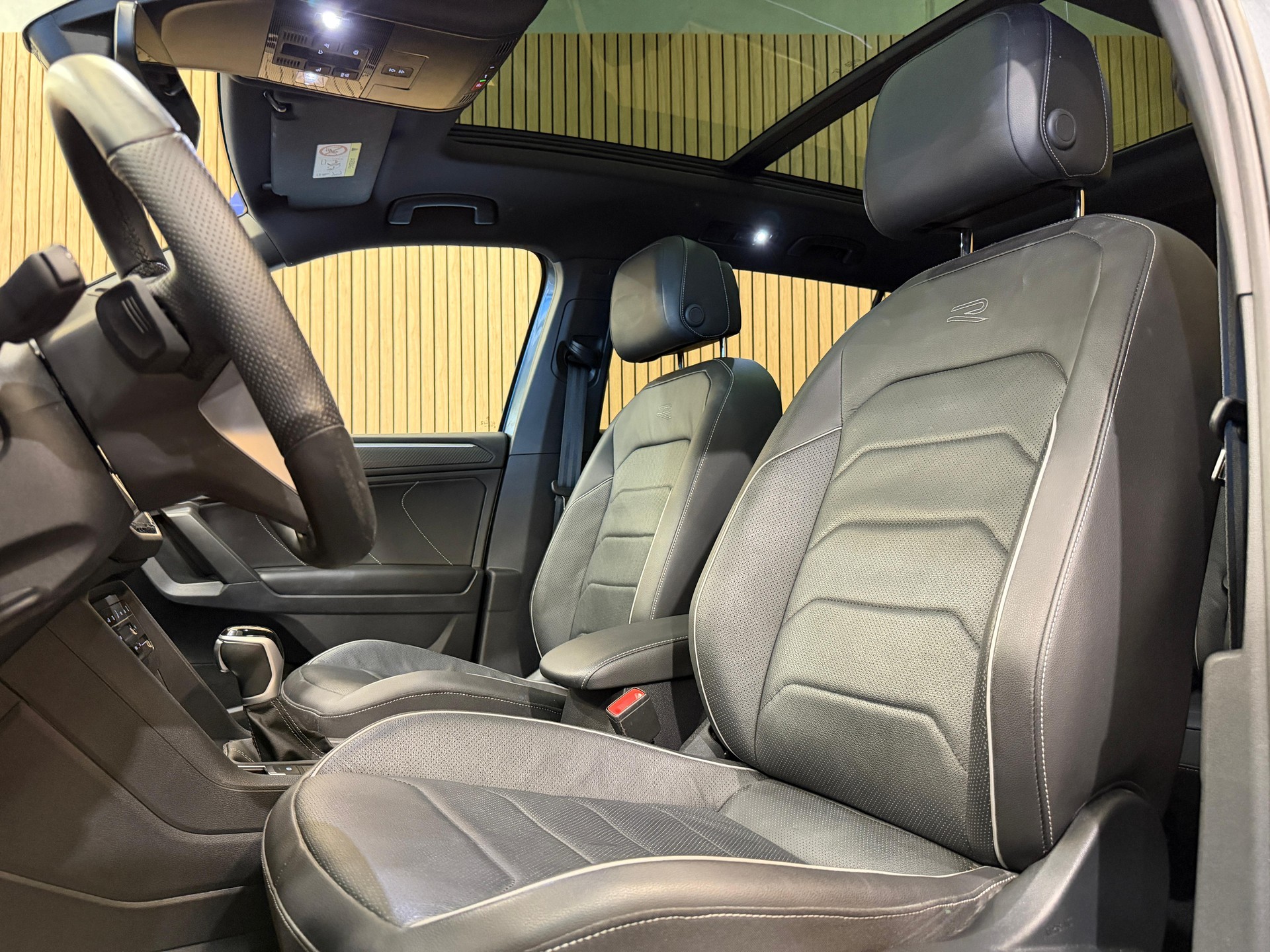 VW Tiguan Allspace 2.0 TDI SCR R-Line 4Motion DSG *7 Plätzer*-image-19