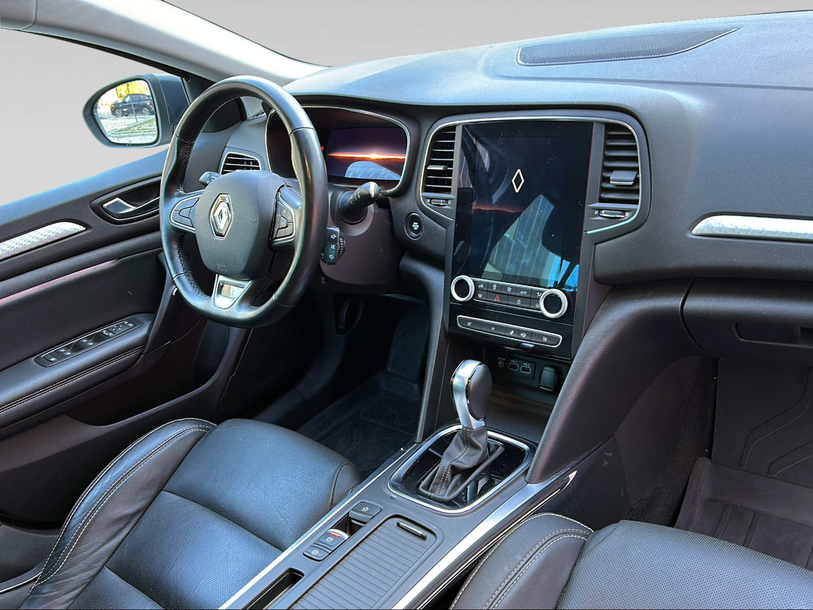 RENAULT Megane Grandtour 1.6 E-Tech Plug-in Edition One-image-8