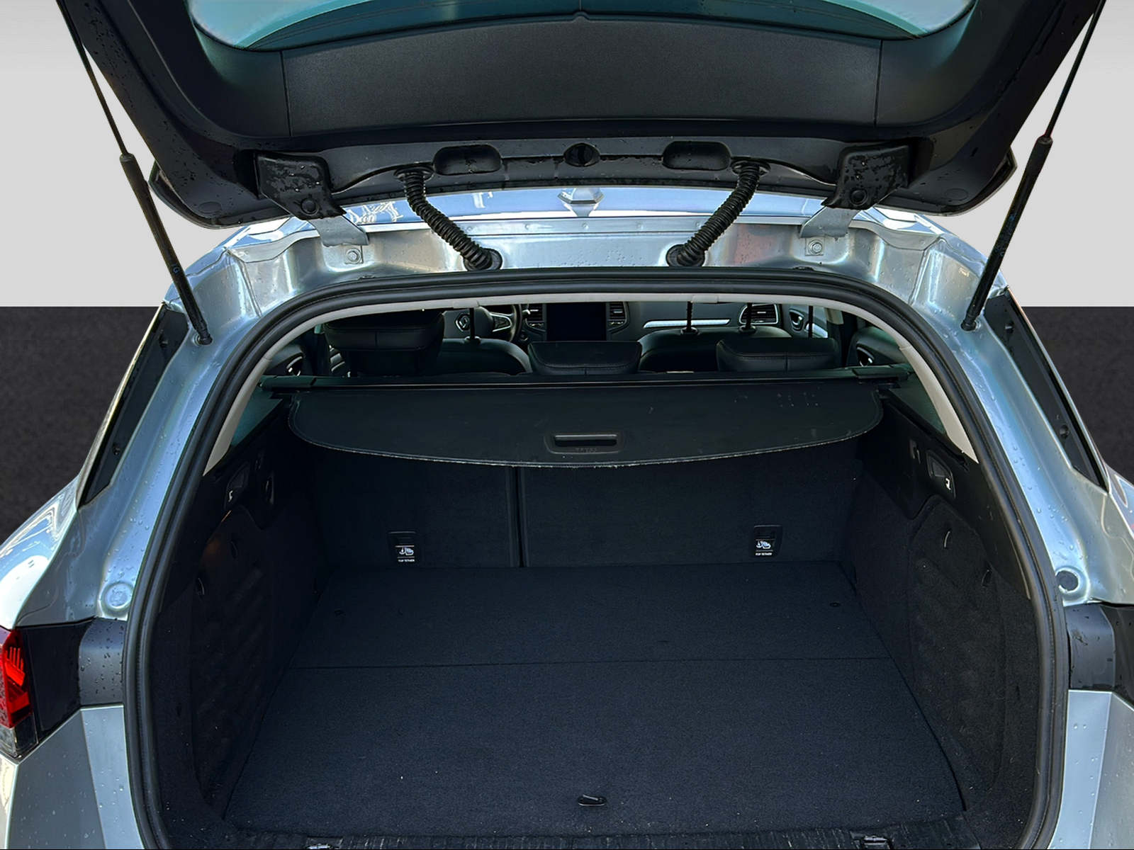 RENAULT Megane Grandtour 1.6 E-Tech Plug-in Edition One-image-12