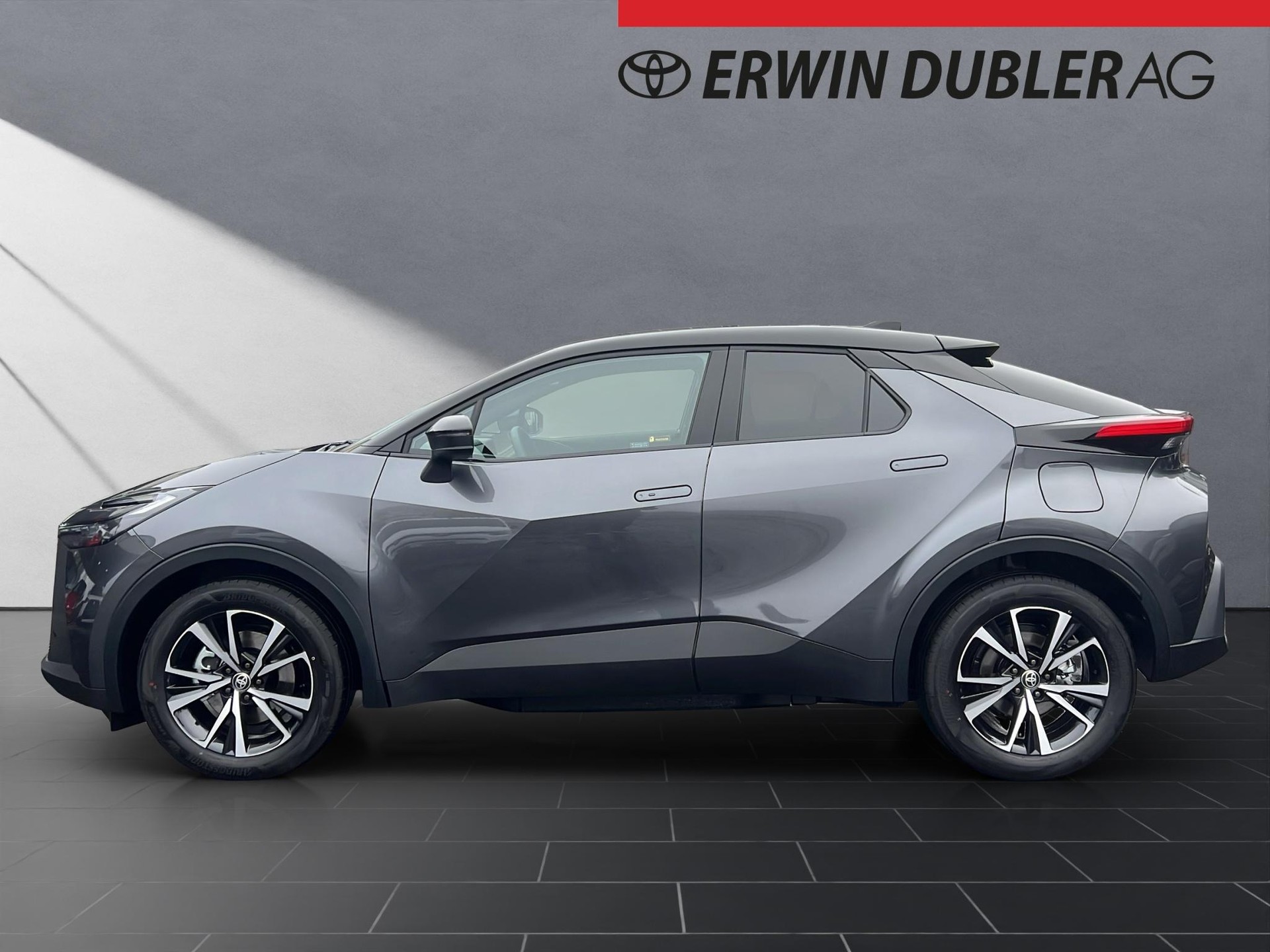 TOYOTA C-HR 2.0 PHEV Swiss Edition-showroom-element-1