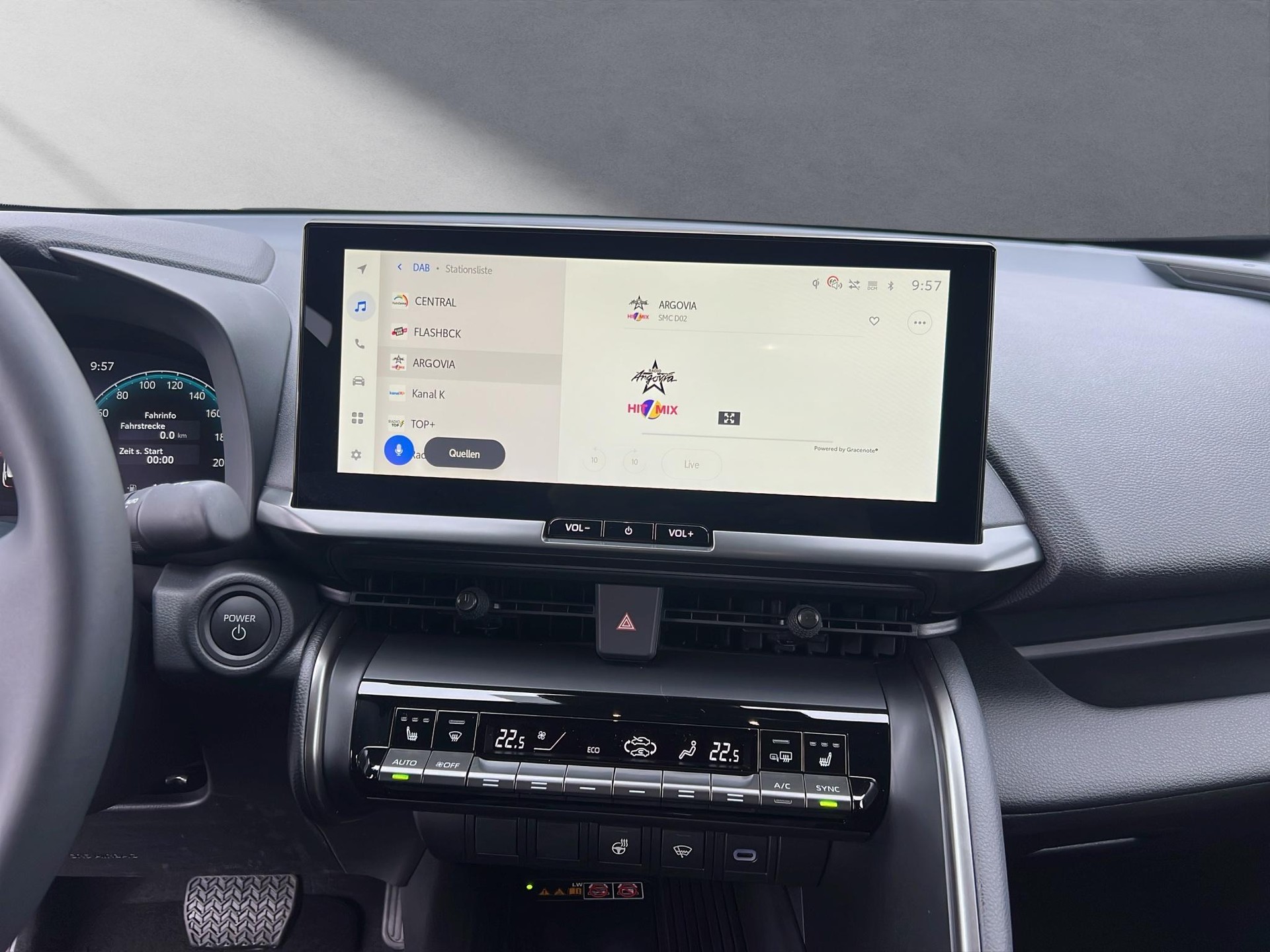 TOYOTA C-HR 2.0 PHEV Swiss Edition-image-6