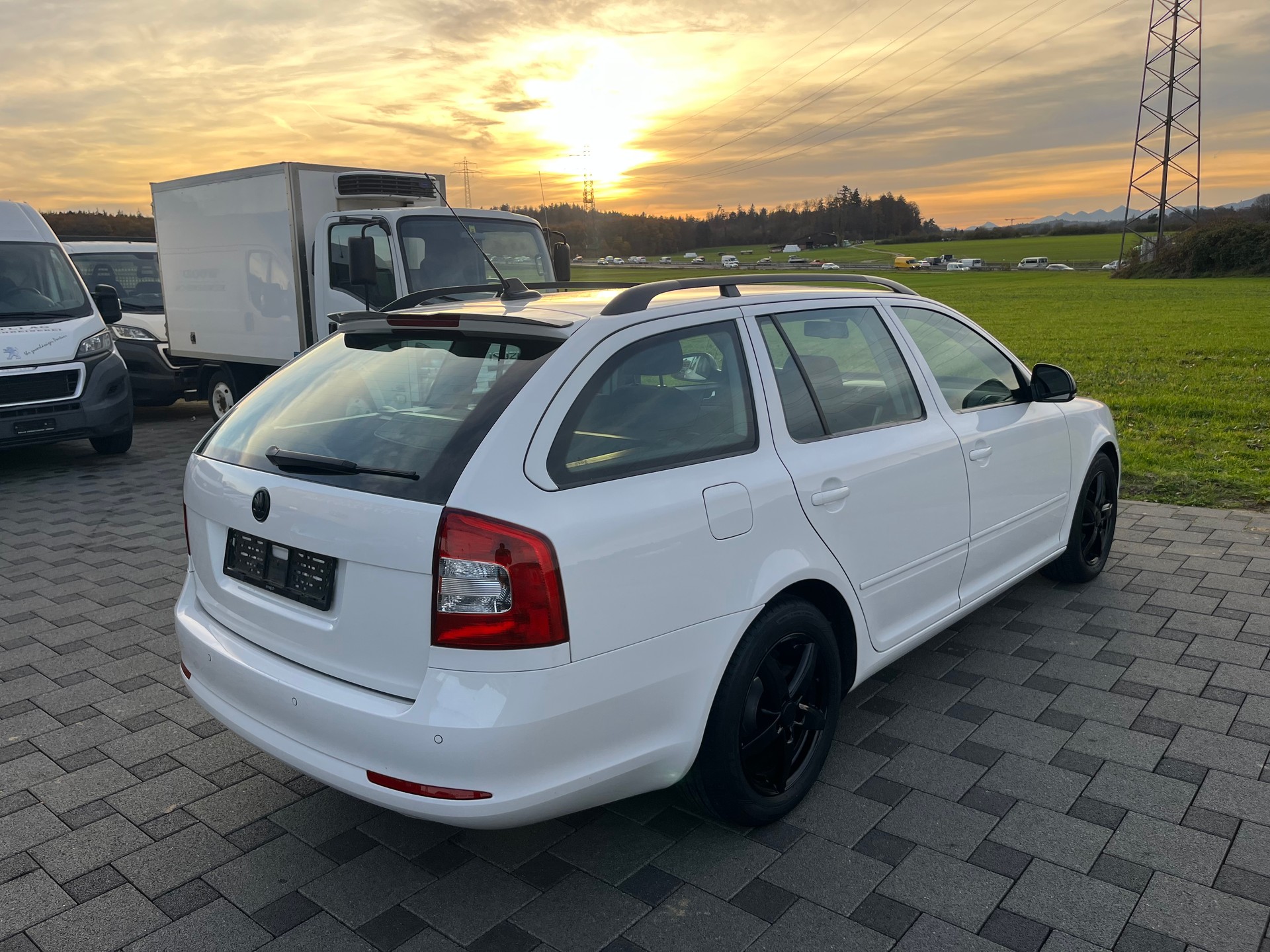 SKODA Octavia Combi 1.8 TSI Laurin & Klement DSG-image-7